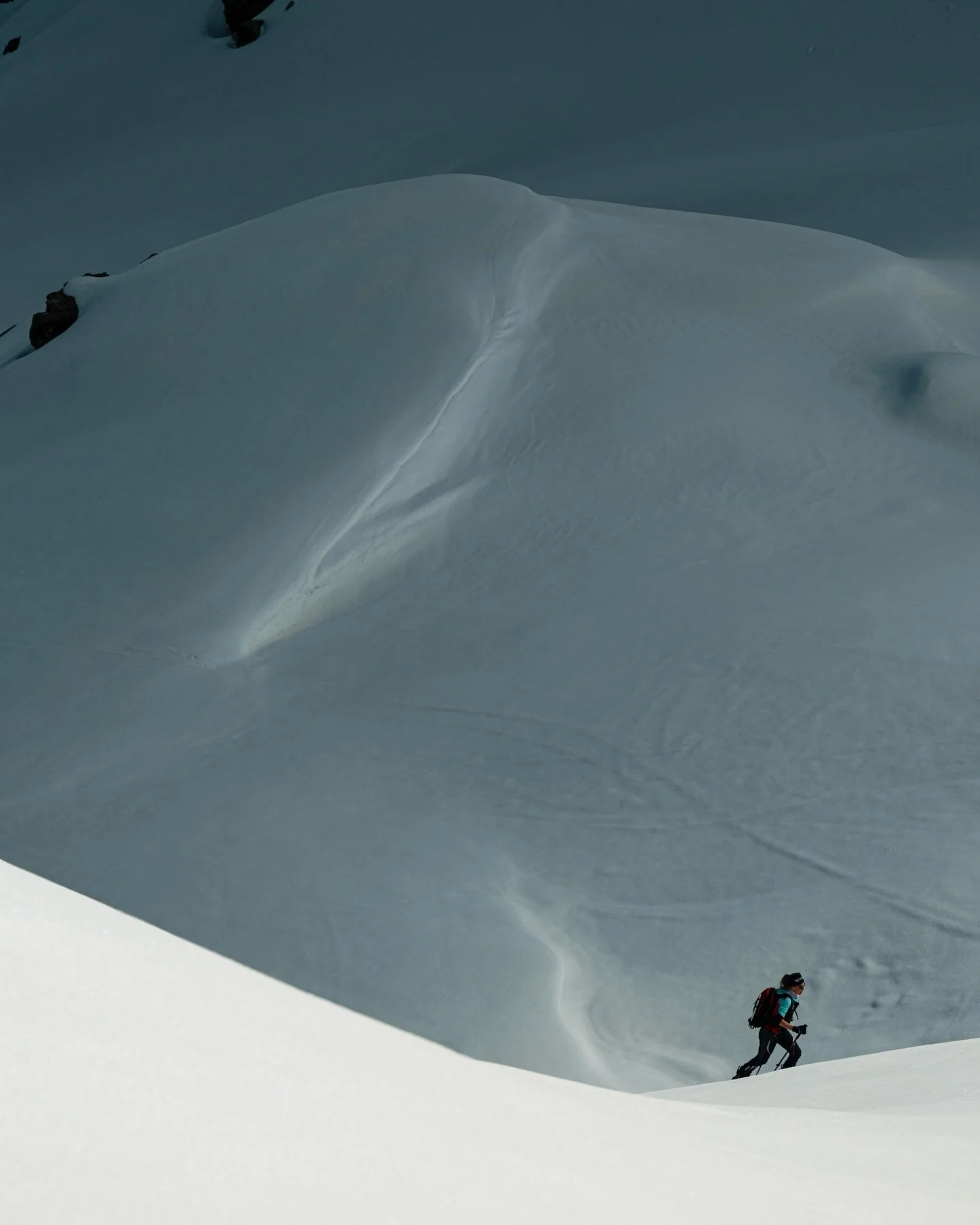 Leafing thought past season&rsquo;s last picture as we just start to ski again. 

Very pleased to be part of @skialper Destinations! Grab yours 😁 

Thanks a lot @ilcolo21 &amp; @sara.delo ⛷️
Article by @evatoschi 👌
🙏 @claudioprimavesi 

@bormio_to