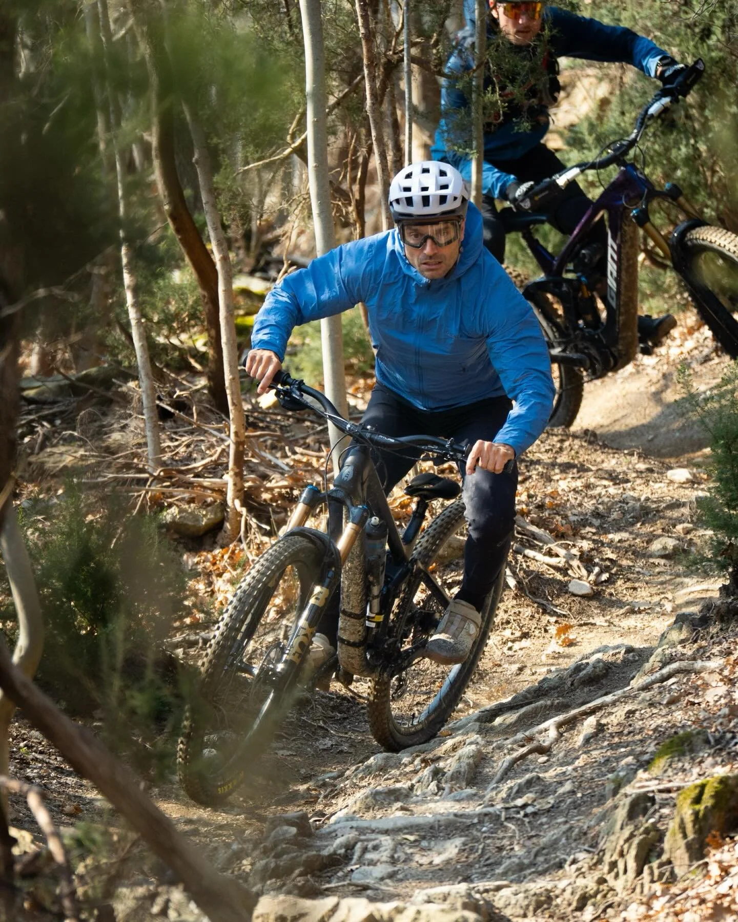 FOX 38 : L&rsquo;&Eacute;VOLUTION D&rsquo;UNE IC&Ocirc;NE DE L&rsquo;ENDURO 🦊🏁
Apr&egrave;s avoir couronn&eacute; Richie Rude et Elly Hosking en 2025, la @ridefoxbike 38 fait peau neuve. Invit&eacute;s par Fox en Italie pour d&eacute;couvrir ce nou