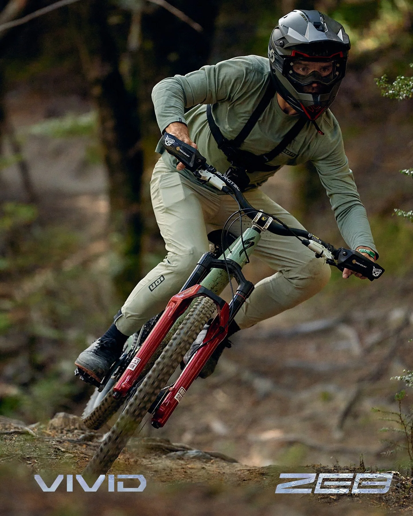 LA FORCE BRUTE EN CONTR&Ocirc;LE : COMBO ZEB &amp; VIVID AIR 🏔️🔥
Apr&egrave;s la Lyrik, place &agrave; sa &laquo;&nbsp;grande s&oelig;ur&nbsp;&raquo; : la @rockshox ZEB. Accompagn&eacute;e du nouveau Vivid Air, ce combo partage la m&ecirc;me philos