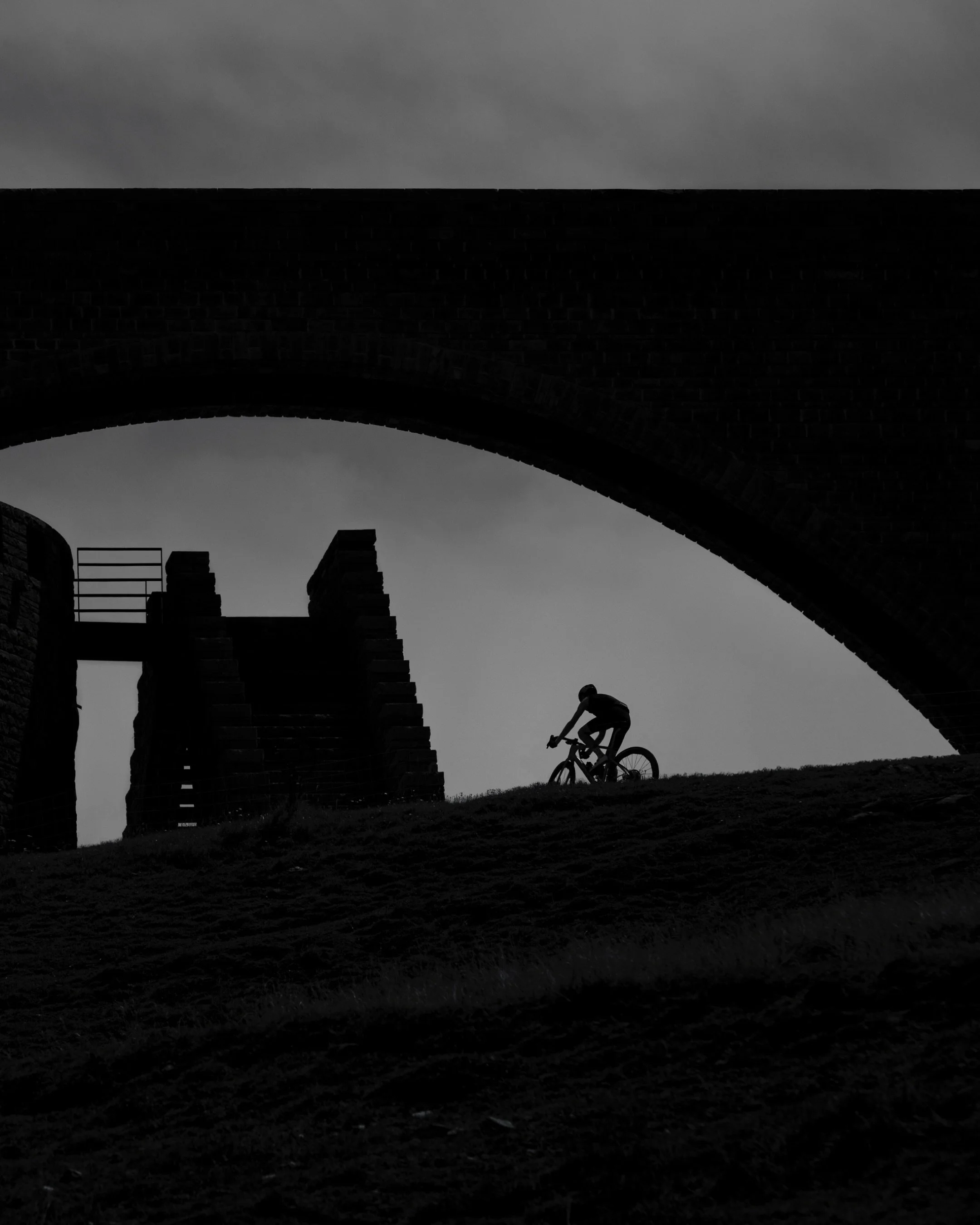 Mystic shapes.

Capella Santa Maria degli Angeli - Monte Tamaro - Ticino 🇨🇭

In frame: @worldwidemechanic 
For @alventomagazine Destinations 4 book.

#cyclingphotography #blackandwhitephotography #alventomagazine #architecture #ticino

alventomagaz