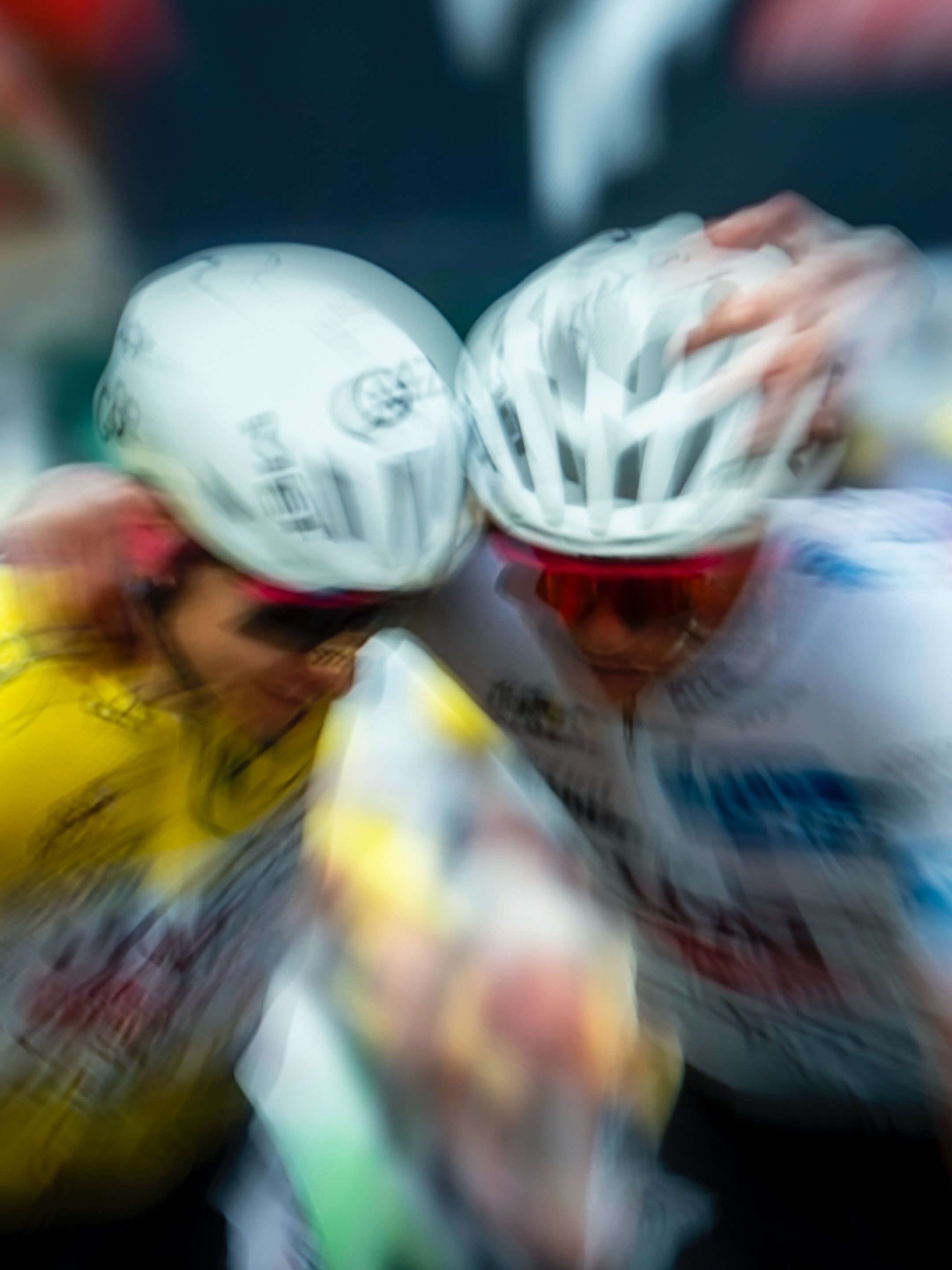 What a Tour 🖐️

Thanks to @met_helmets for trusting me to cover the @letourdefrance from my TV screen. 📺🤭

@uae_team_emirates @met_helmets

#uaeteamemirates #tadejpogacar #tourdefrance #roadcycling #tvphotography