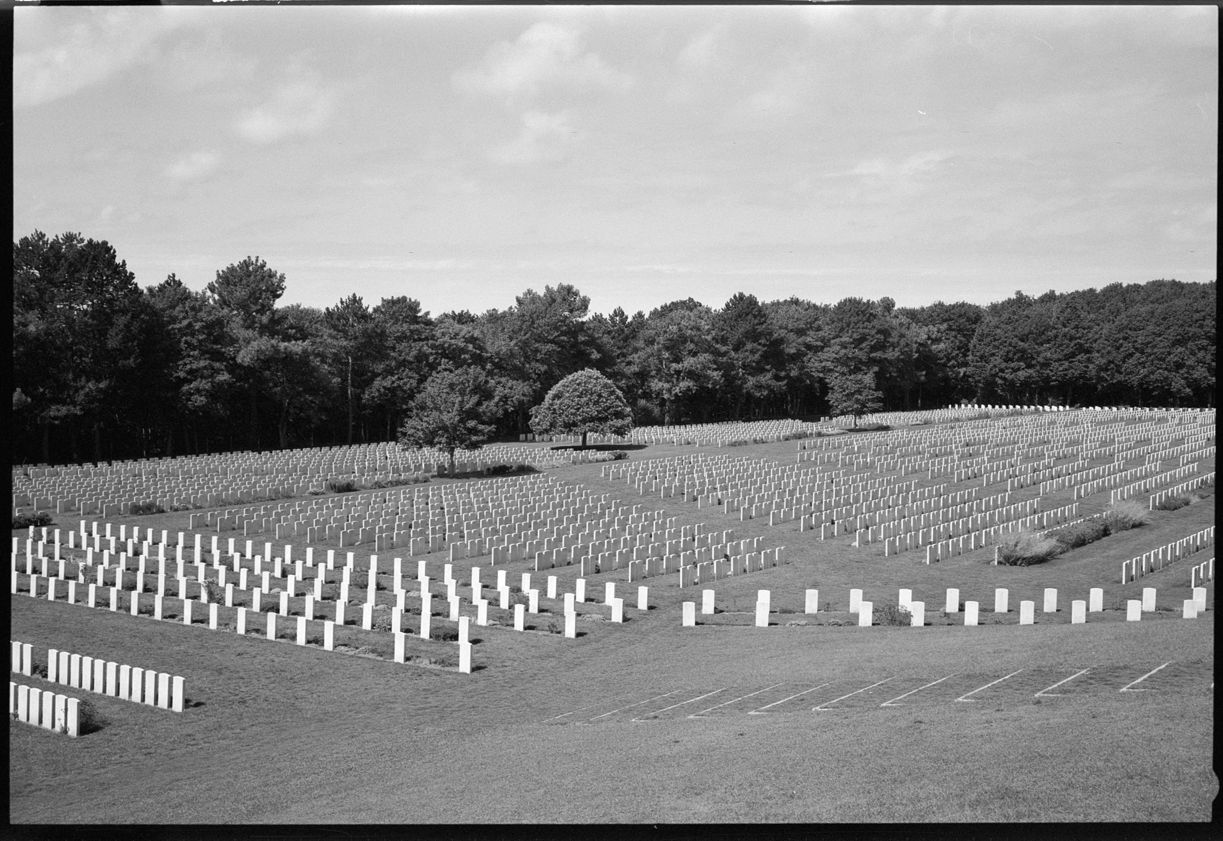 002 - 5080 -230820 Etaples Military Cemetary - (6).jpg