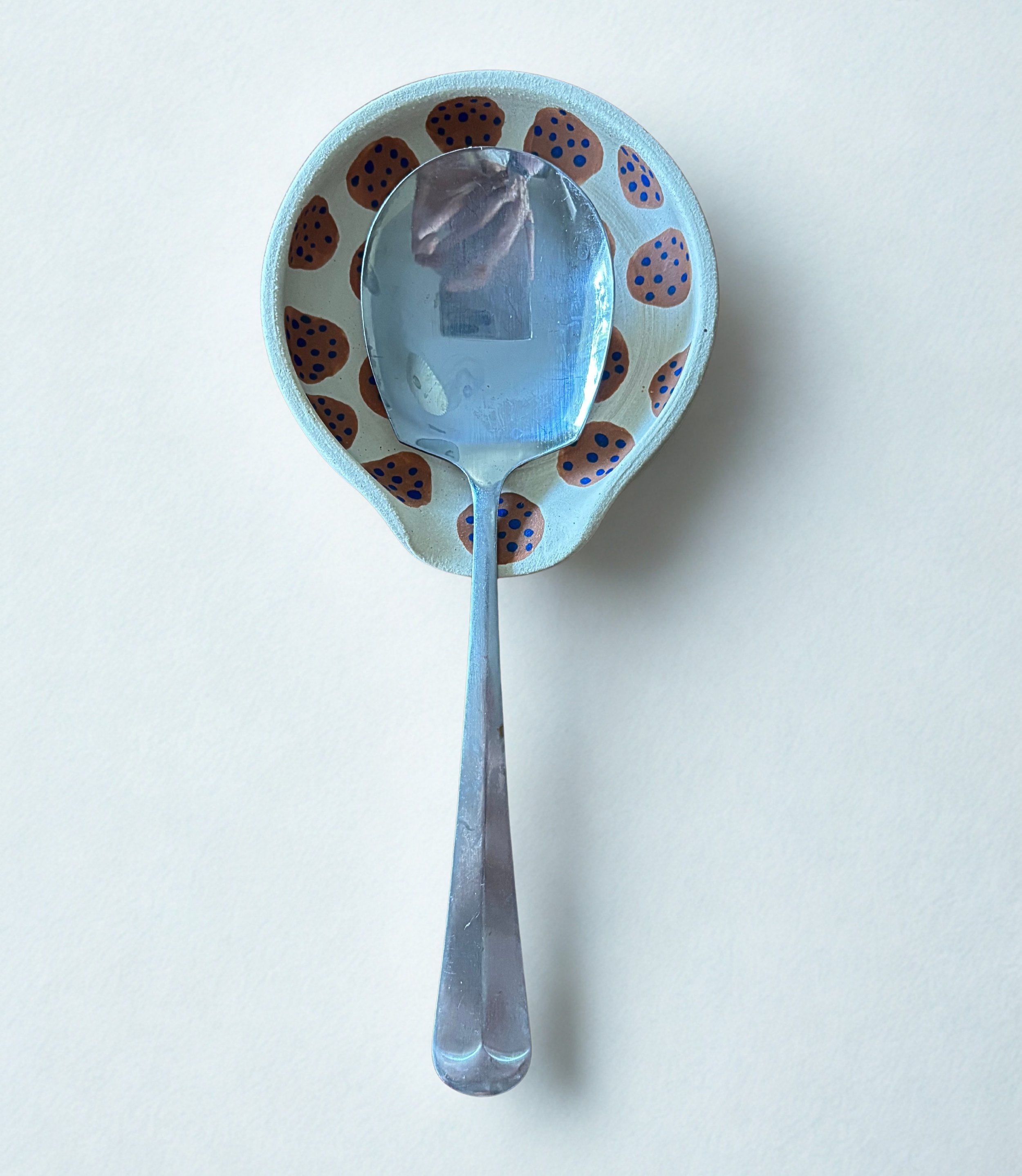 engobe dot spoon rest.jpg
