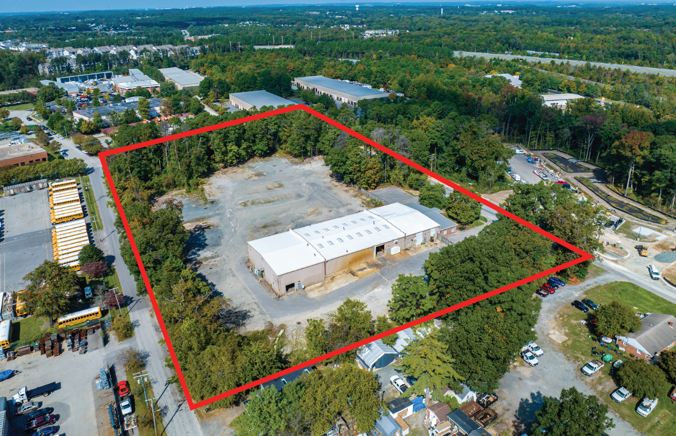 Aerial view of 1875 Mayfield Road with site boundary outlined