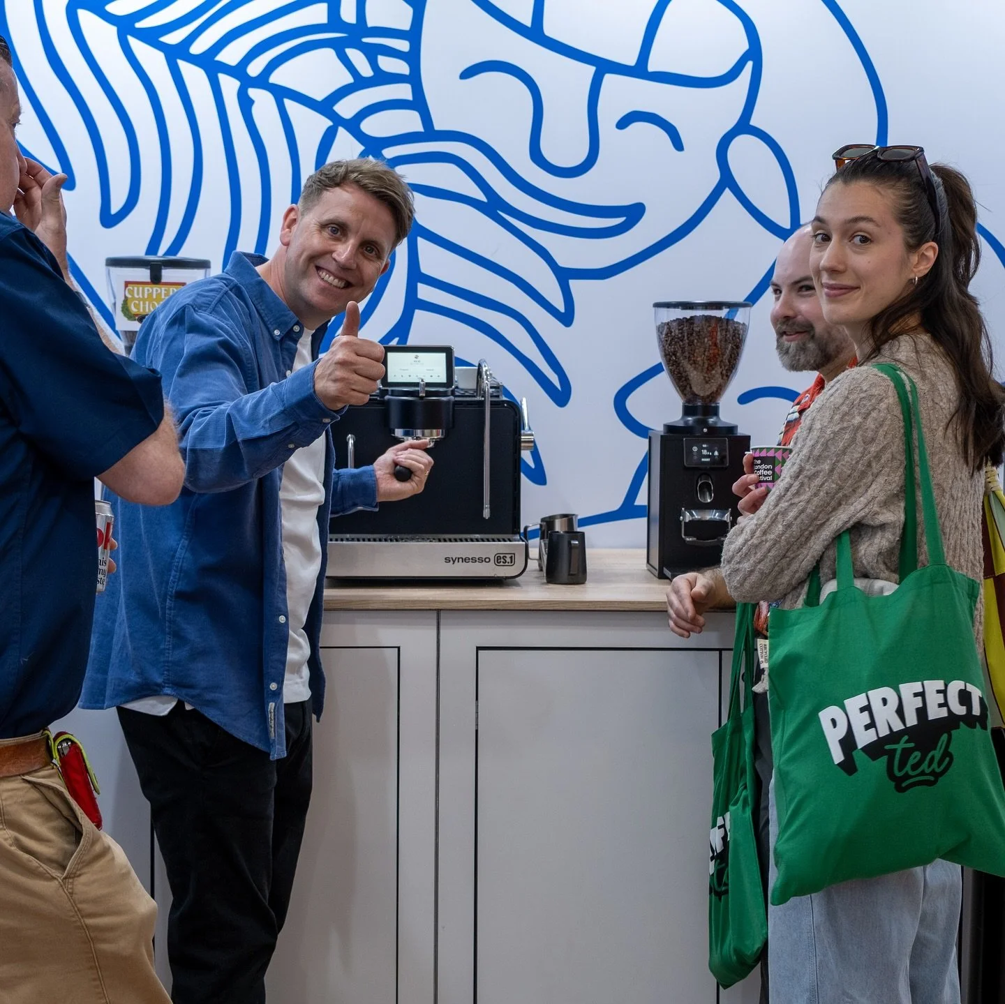 Day 1 of London Coffee Festival in the books! With two incredible roasters on the bar, Red Bank and Round Hill Roastery and two stunning masterclasses from Dario Pieber and Kangni Dai we had a very busy day! See you all tomorrow we have SO much more!
