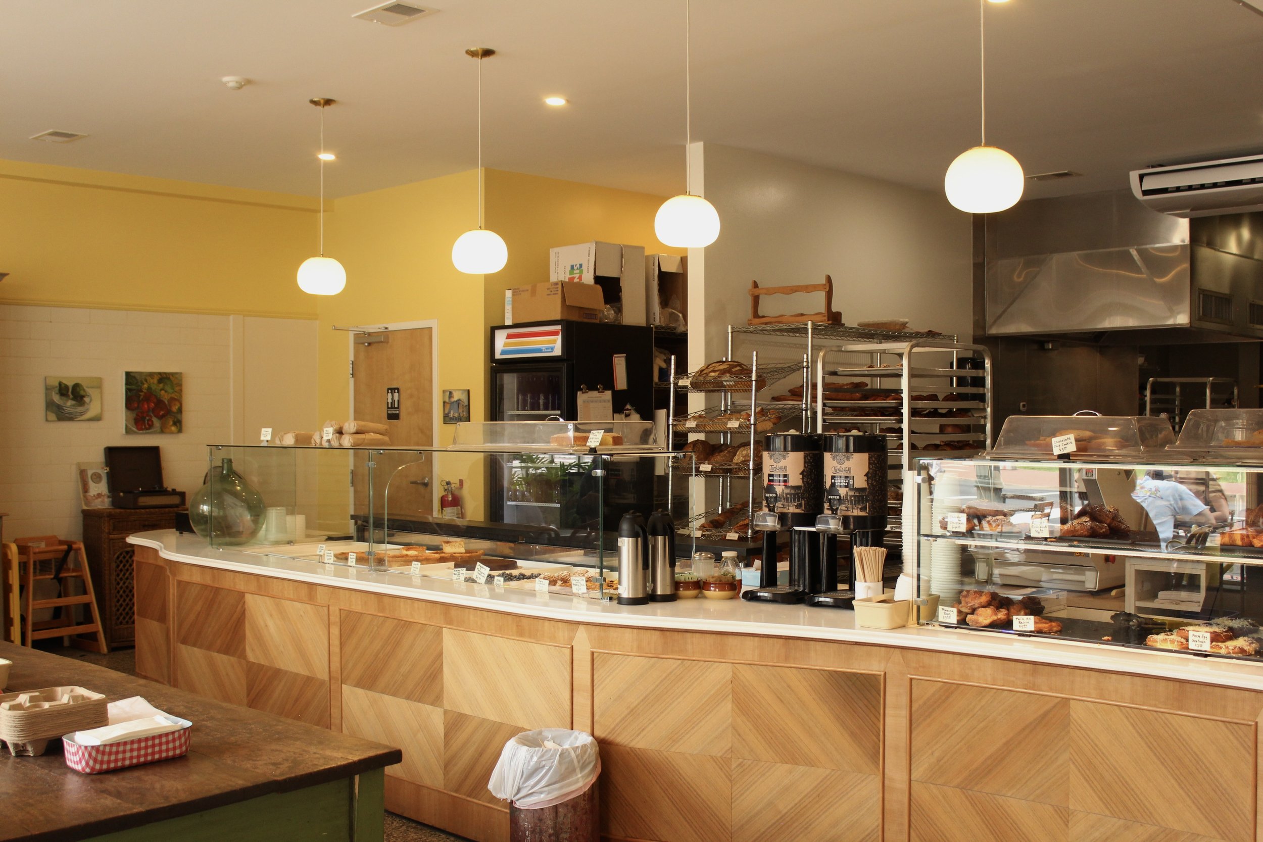 LaBaguette-cafe-APLohmannGeneralContracting-FineCarpentry-commercialrenovation-contractor-historicpreservation(11).jpeg