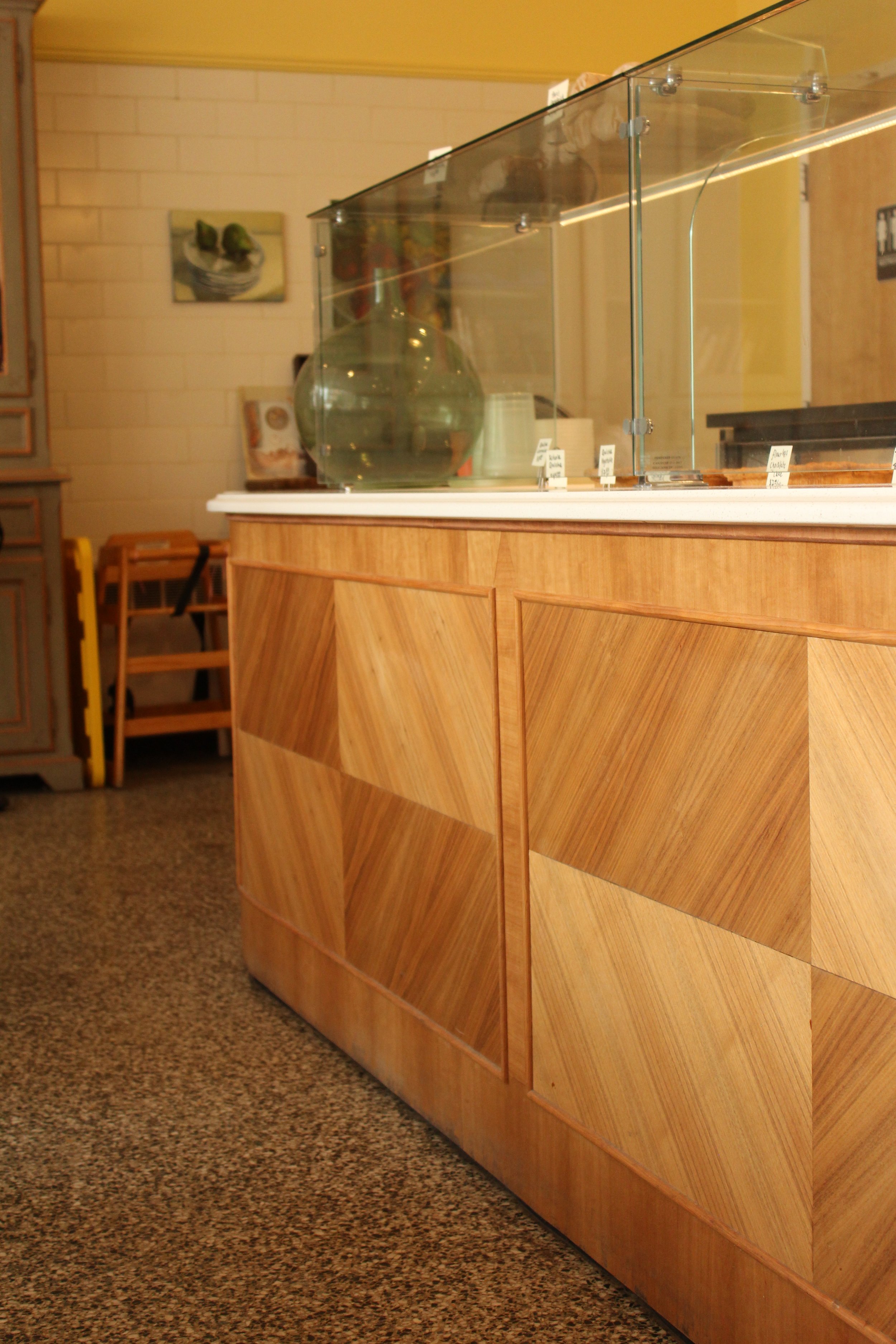 LaBaguette-cafe-APLohmannGeneralContracting-FineCarpentry-commercialrenovation-contractor-historicpreservation(6).jpeg