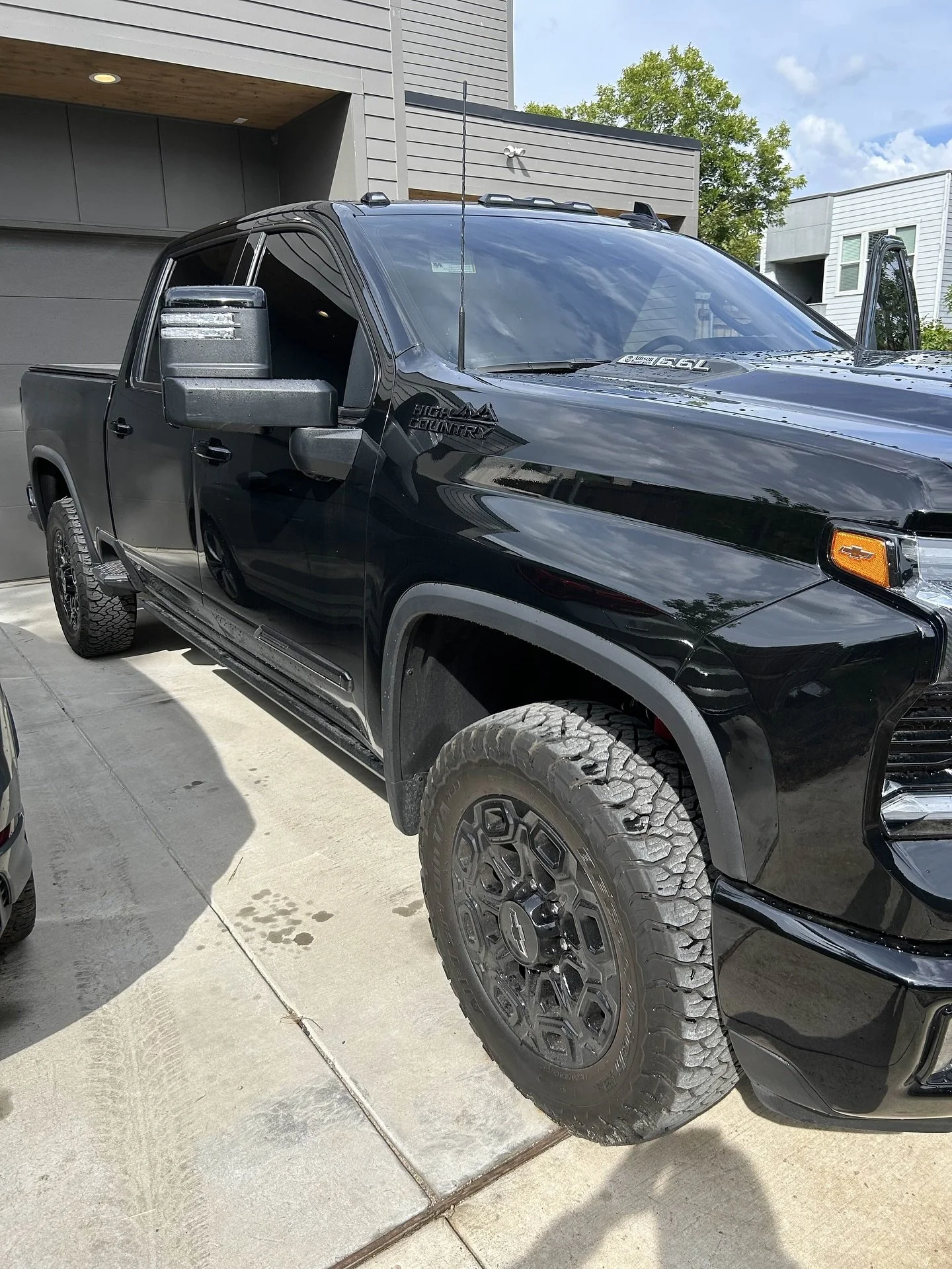 A full interior and exterior done on this Chevy 2500

Book yours today! ⬇️
(972)755-1636
Dukedetailing.com

#autodetailing #carcare #cardetailing