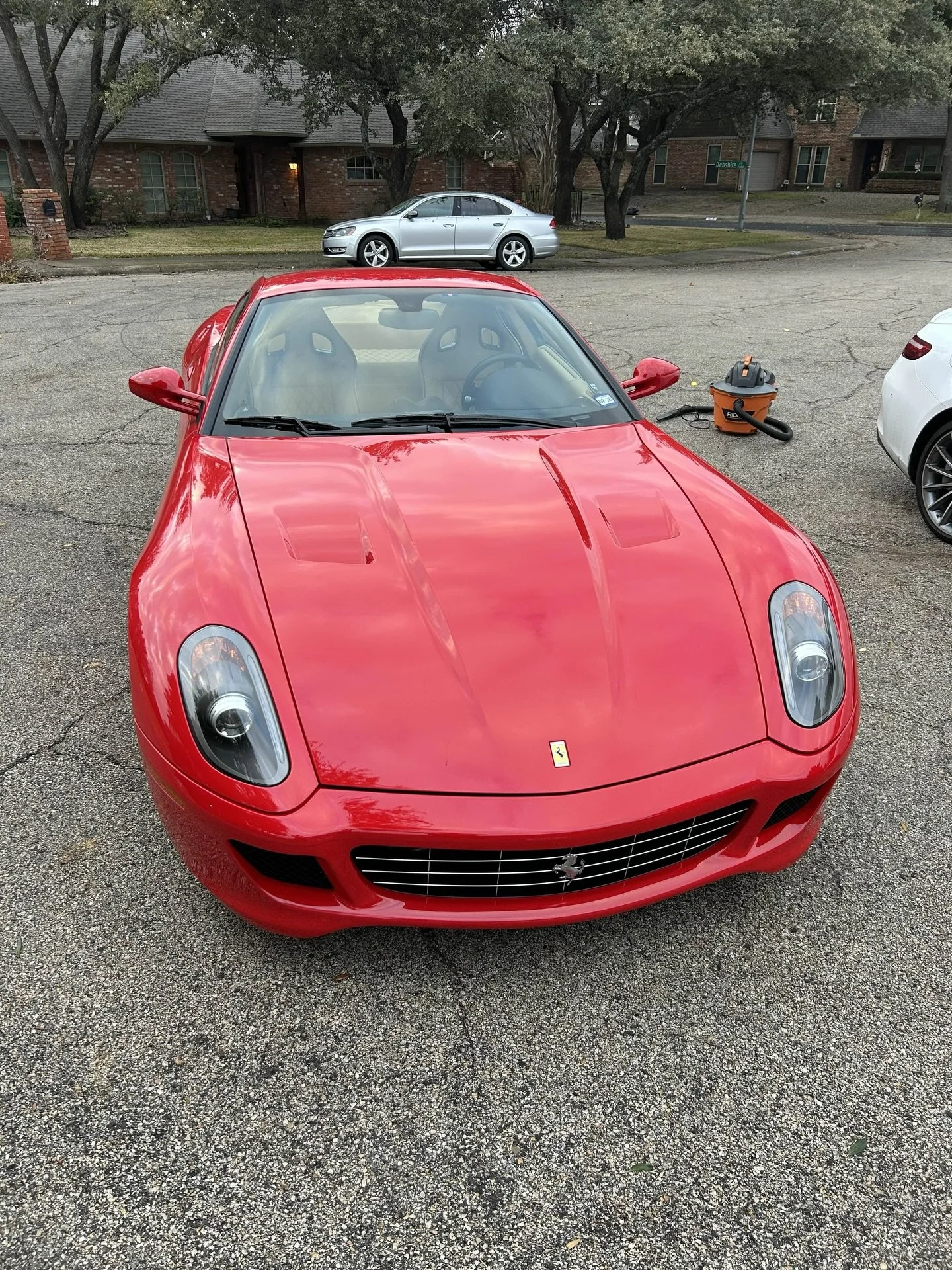 This beautiful Ferrari got a full refresh with our Full Reset package to get it looking new. Gotta love the classic Ferrari Red #cardetailing #ferrari #carcare