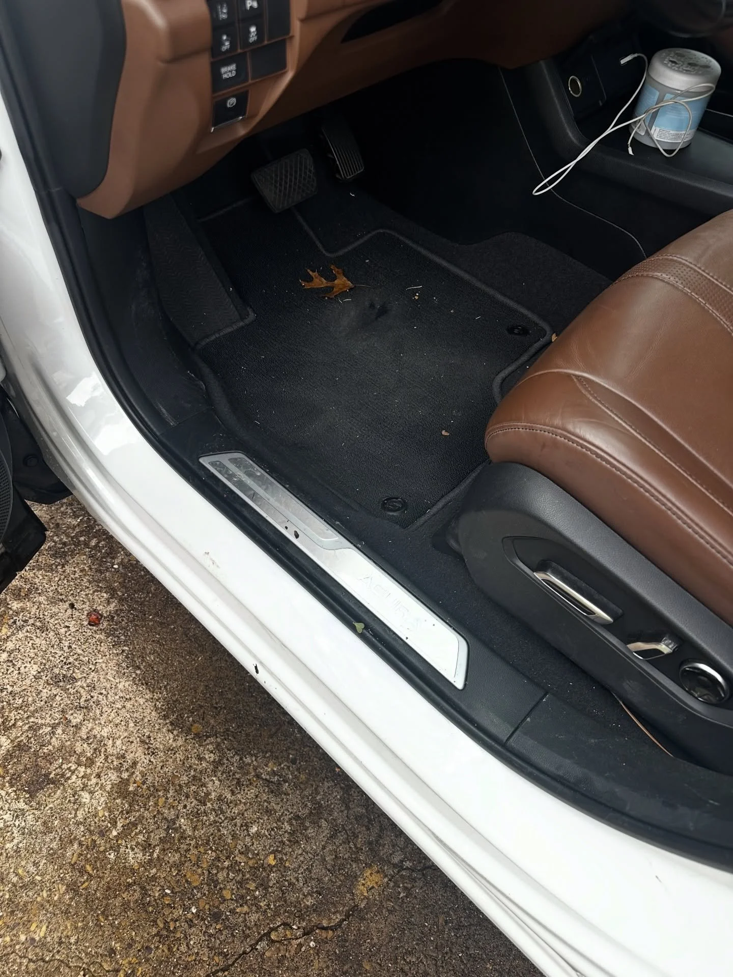 The beautiful interior on this Acura RDX got fully cleaned with our Interior Reset package. Now they can take on the holidays with no mess and germ free #cardetailing #mobiledetailing #carcare