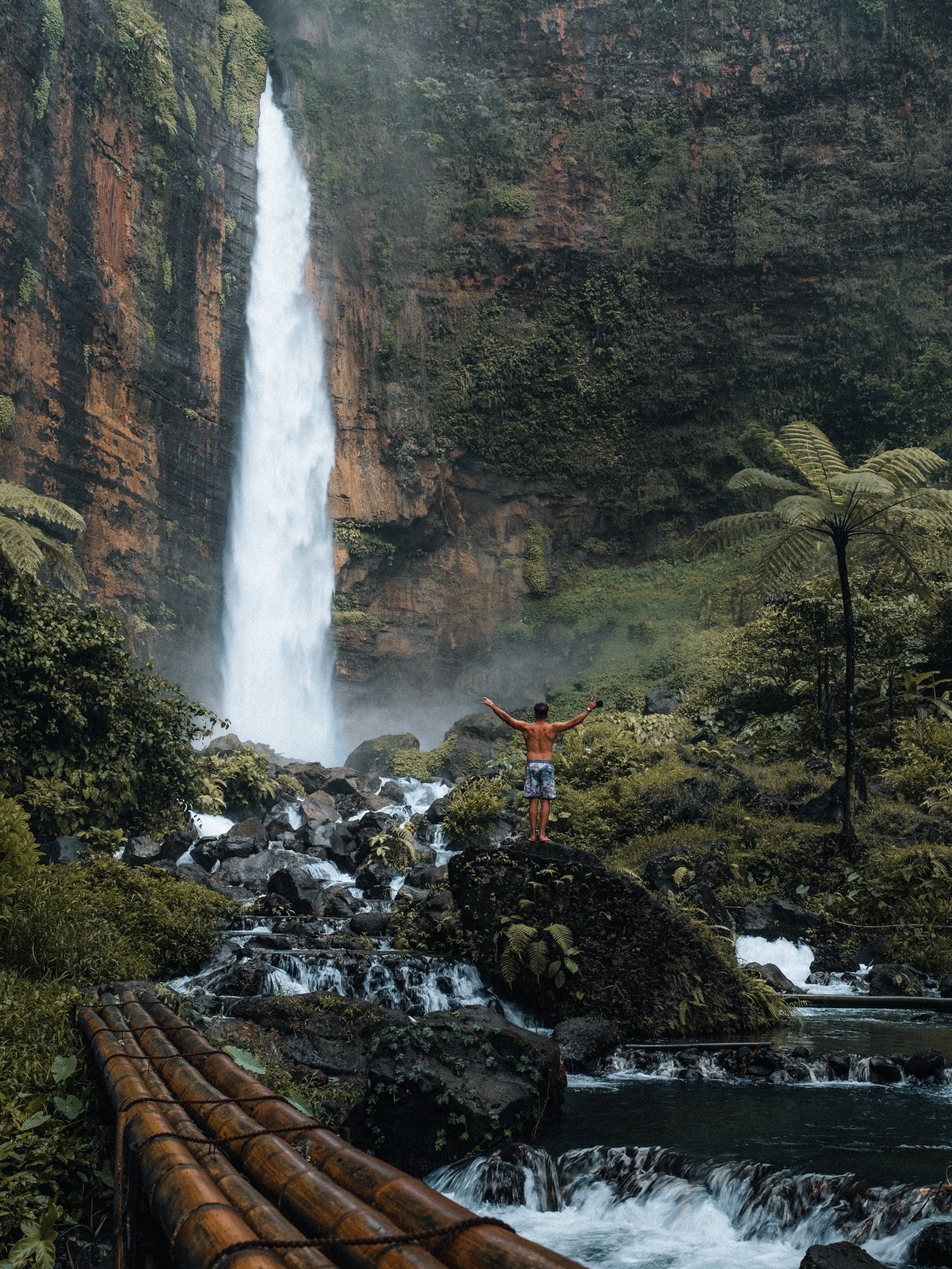 East Java has a way of surprising you 🇮🇩
Way more beauty than you&rsquo;d ever expect.

One of the spots that stayed with me was Kapas Biru Waterfall.

Hidden deep in the forest, surrounded by that raw untouched energy. 

Definitely recommend this 