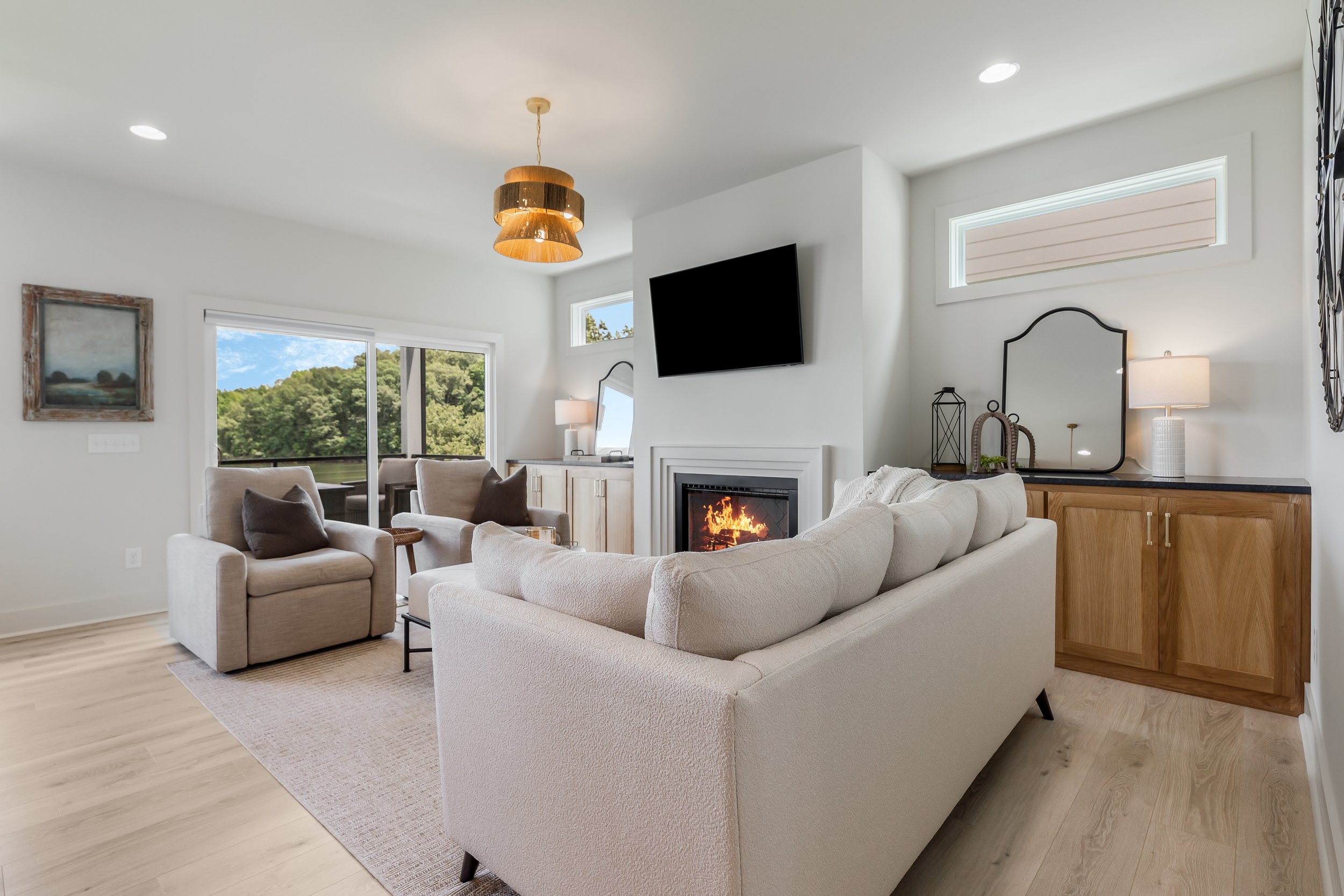 Floating lIving room real.jpg