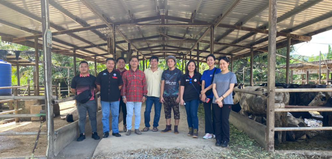 A Farm field survey team. These typically consisted of UPM Research team, small scale farm owner, research assistants and DVS Malaysia local extension agent. This field surveys covered 6 separate regions and often required researchers to stay at the 