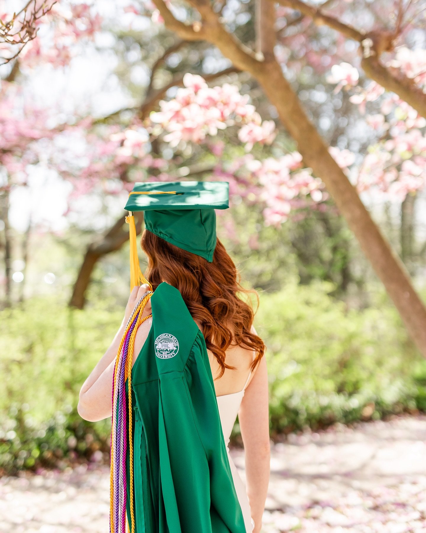 I recently photographed a super fun graduation session a few weeks ago! The weather was perfect and all the spring blooms were blooming. 🤩🌸

The energy on State&rsquo;s campus with all of the graduates taking photos with their friends and families 