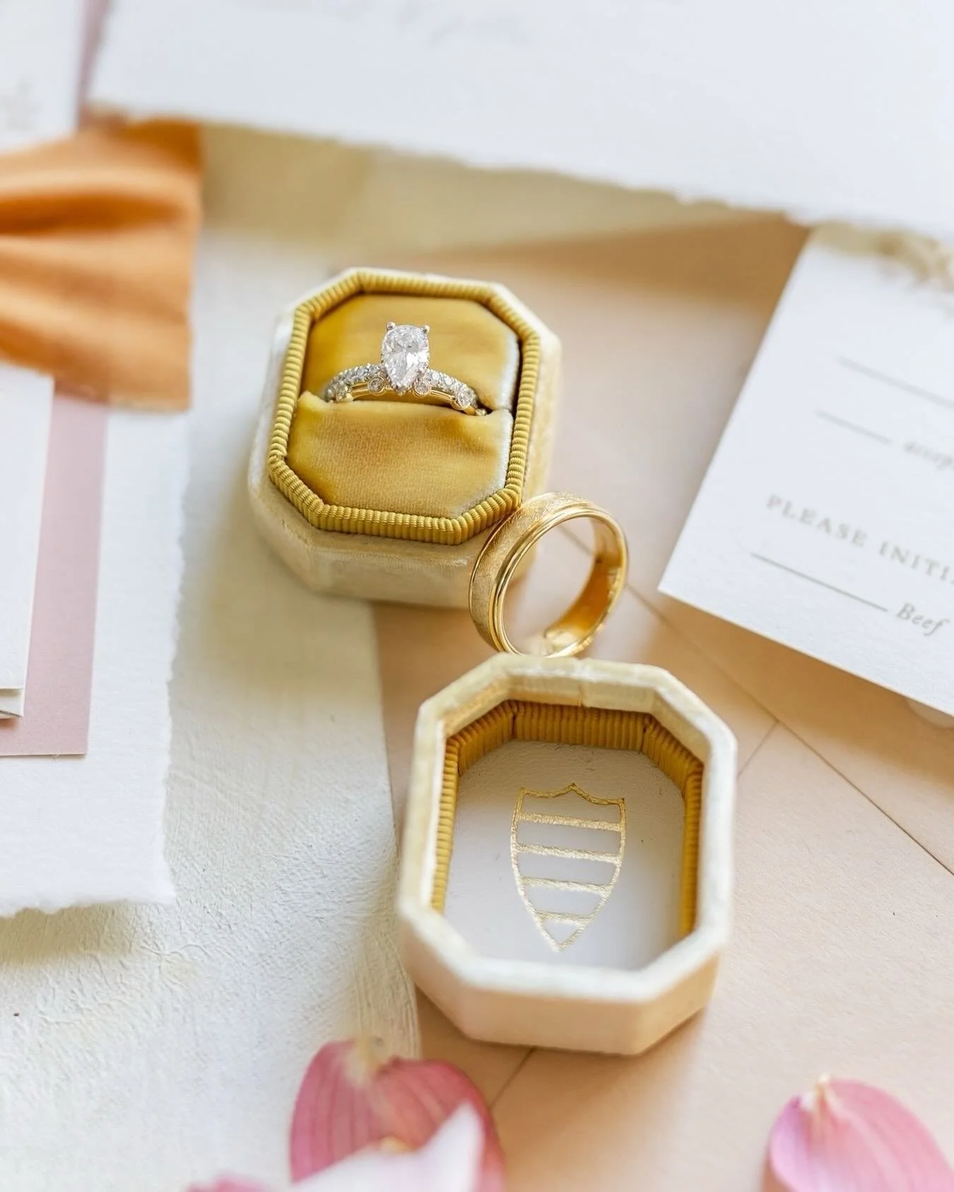 Sleepless in the onyx night&hellip;but now the sky is opalite 🎶✨
⠀⠀⠀⠀⠀⠀⠀⠀⠀
⠀⠀⠀⠀⠀⠀⠀⠀⠀
&hellip;.the entire album on repeat for the last week. ❤️&zwj;🔥