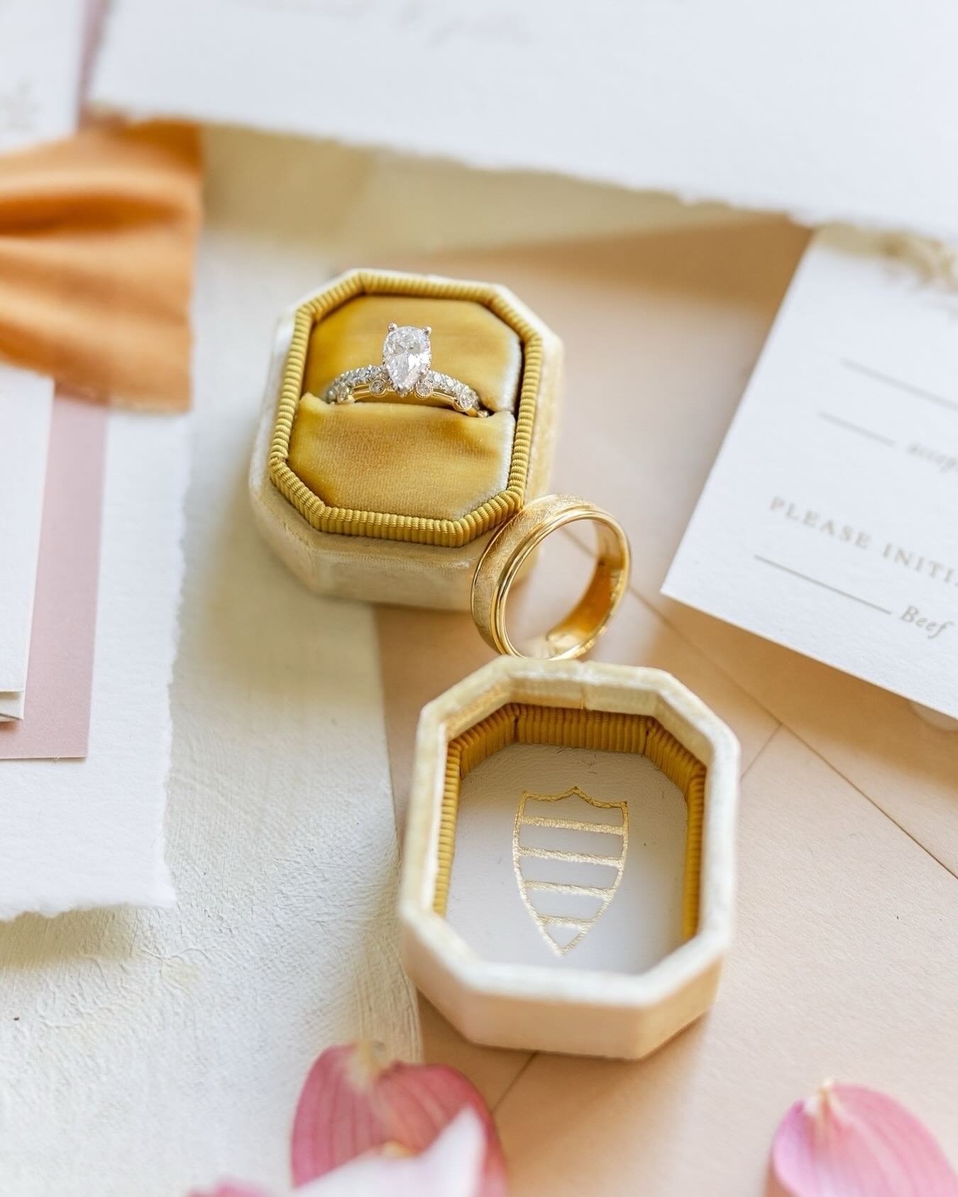 Sleepless in the onyx night&hellip;but now the sky is opalite 🎶✨
⠀⠀⠀⠀⠀⠀⠀⠀⠀
⠀⠀⠀⠀⠀⠀⠀⠀⠀
&hellip;.the entire album on repeat for the last week. ❤️&zwj;🔥