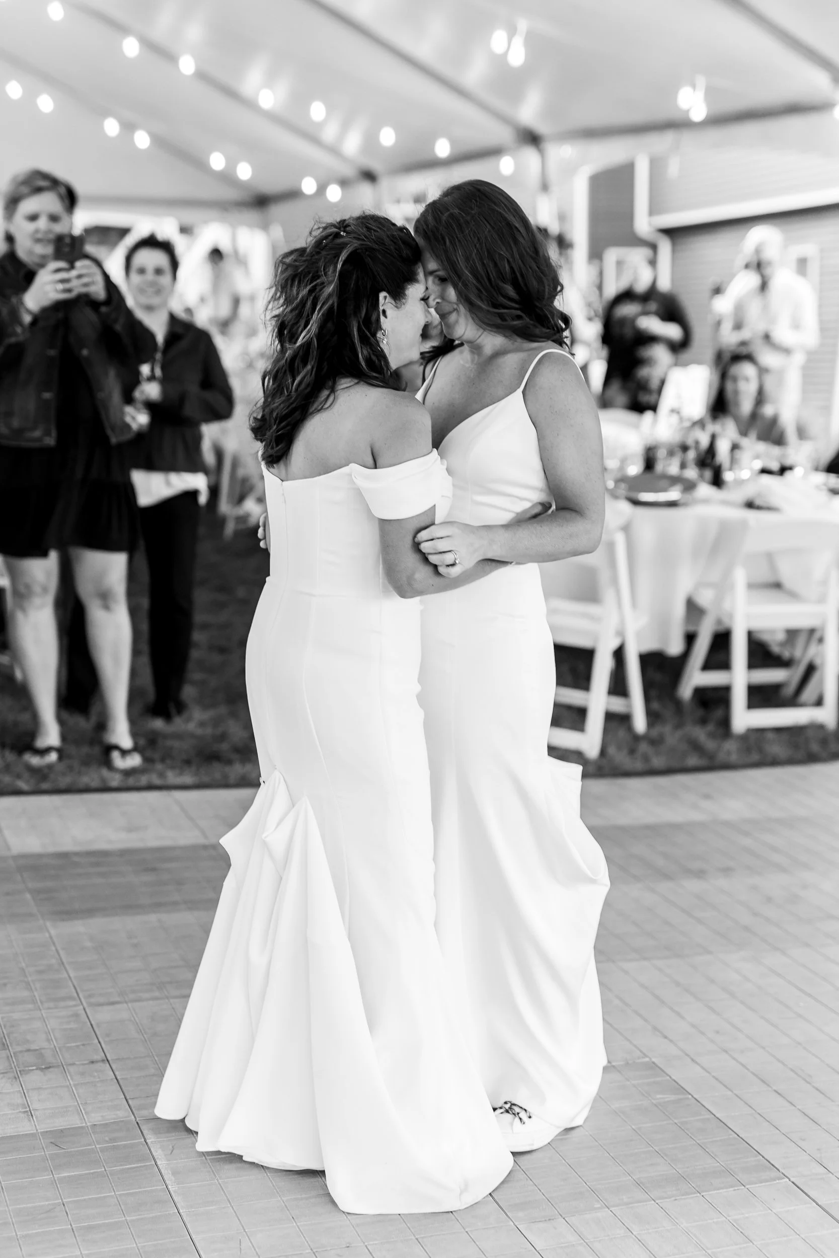 kandra-lynn-photography-2023-summer-lakeside-wedding-19.jpg