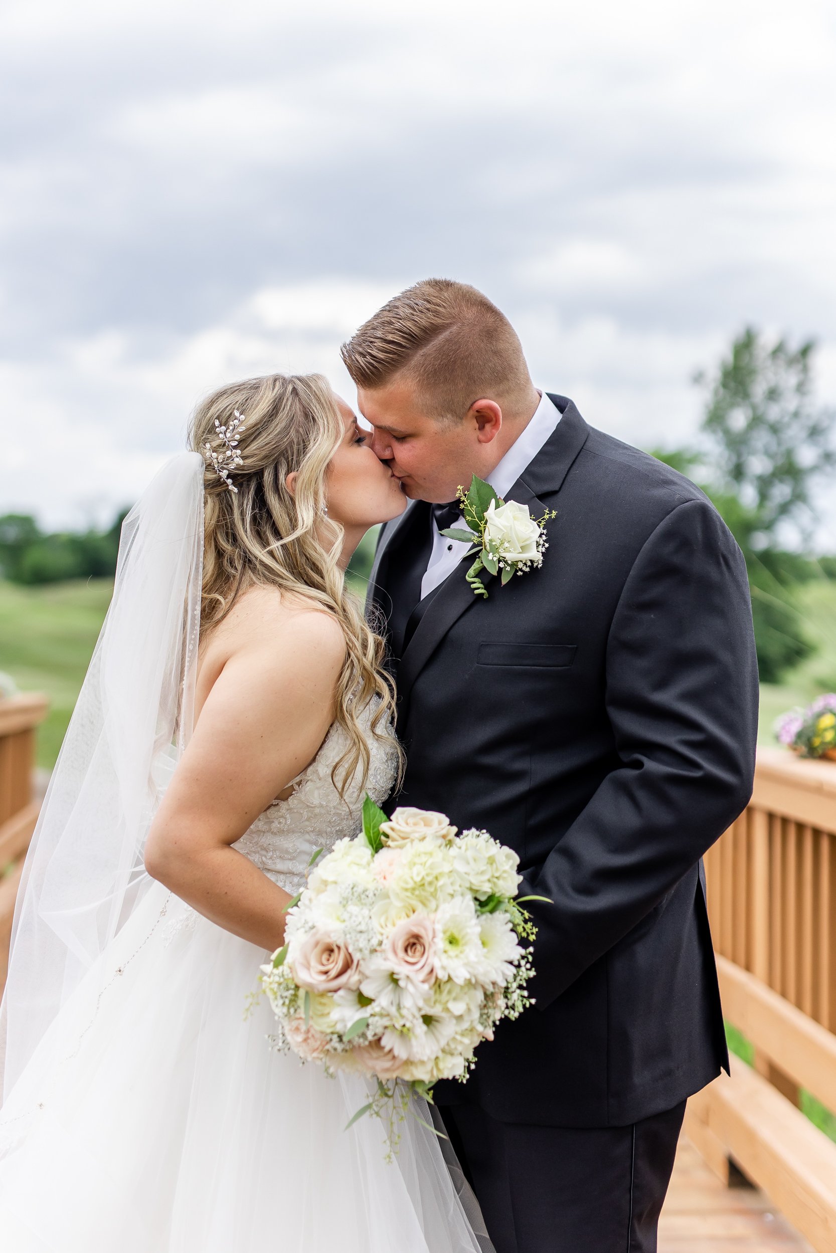 kandra-lynn-photography-2022-fox-hills-golf-wedding-051.jpeg