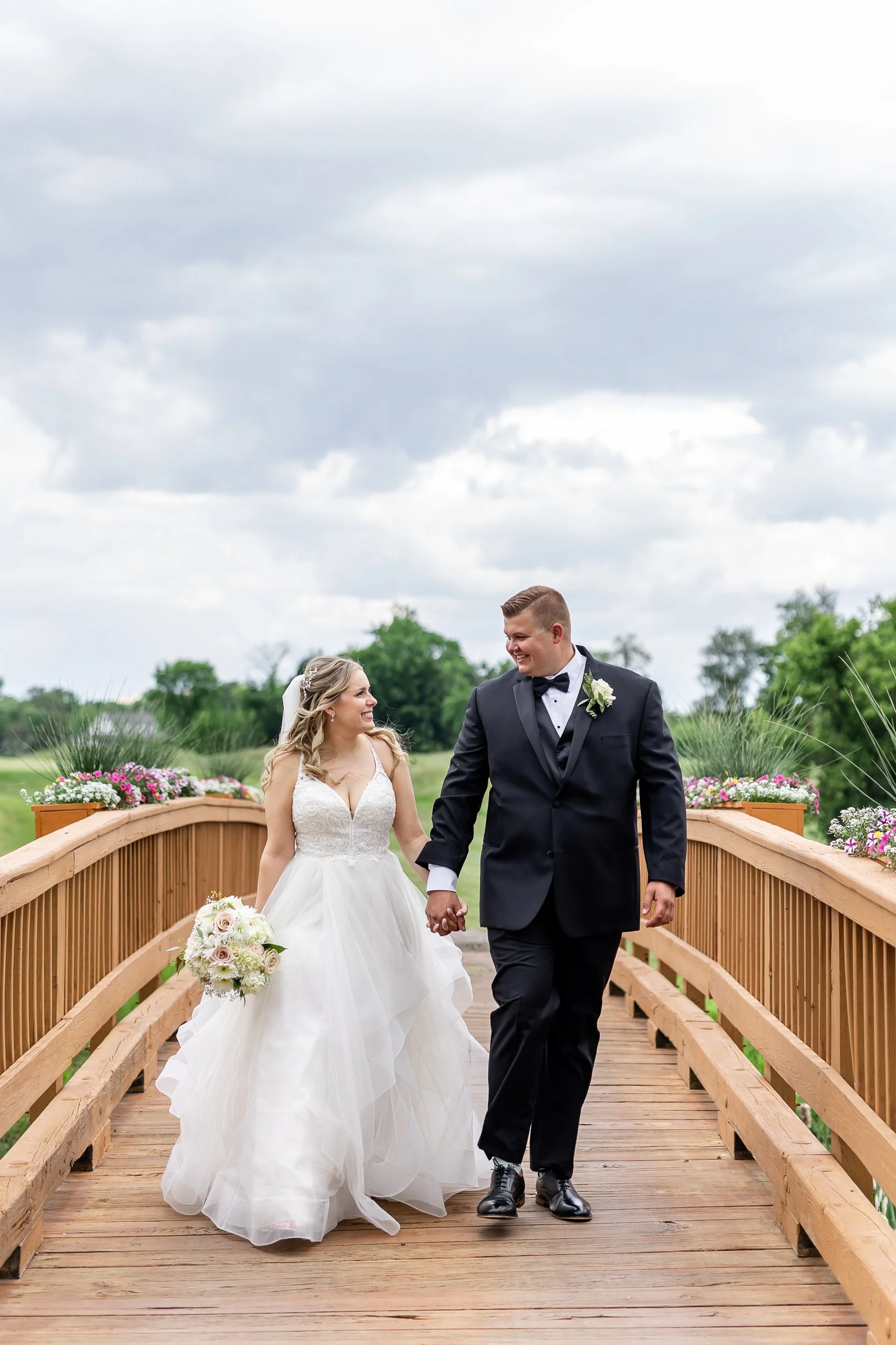 kandra-lynn-photography-2022-fox-hills-golf-wedding-053.jpeg