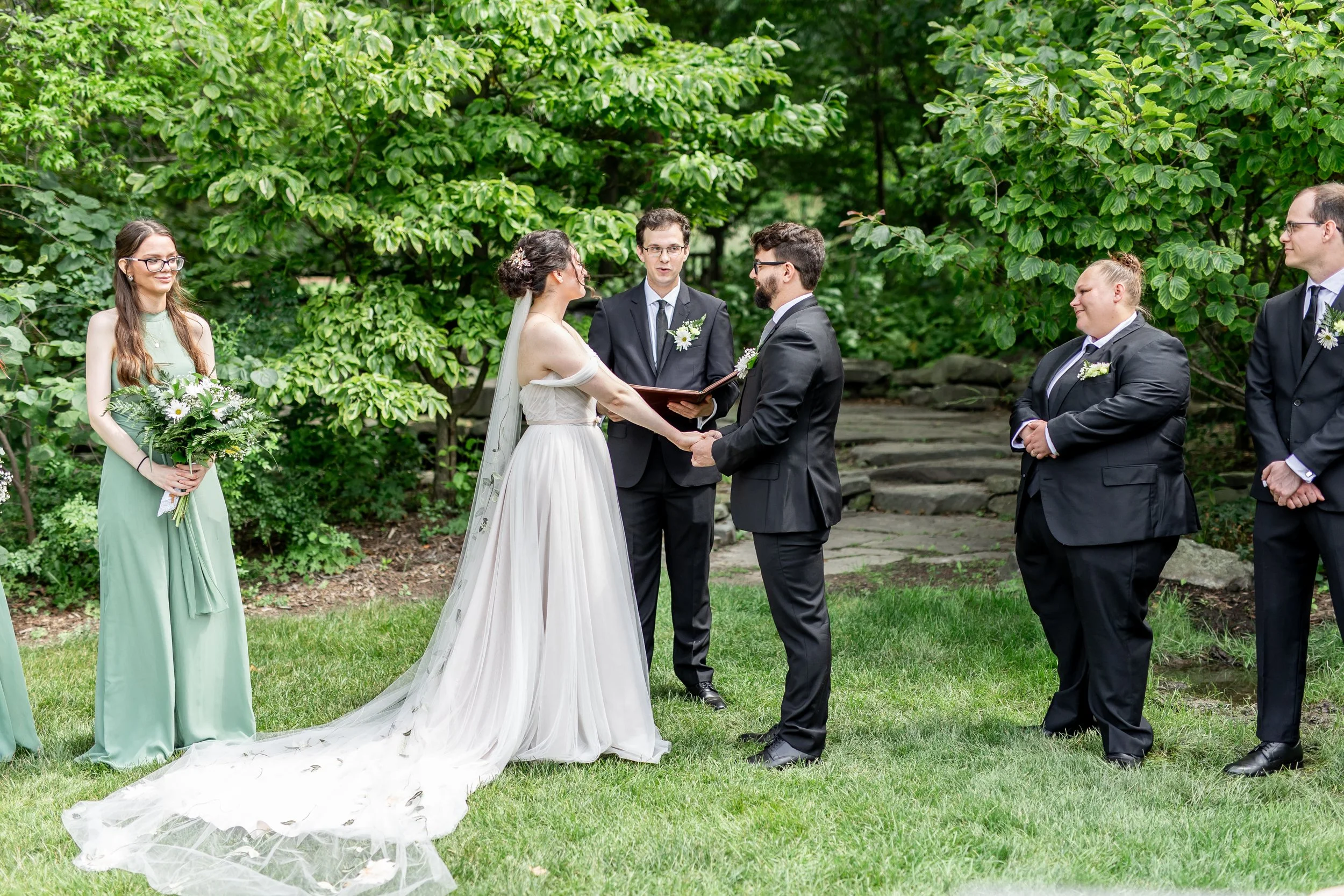 kandra-lynn-photography-michigan-state-horticulture-gardens-wedding-080.jpg