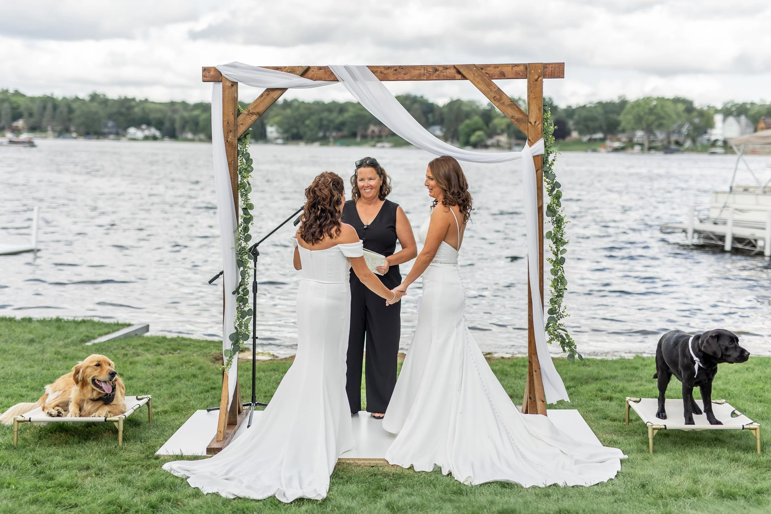kandra-lynn-photography-2023-summer-lakeside-wedding-07.jpg