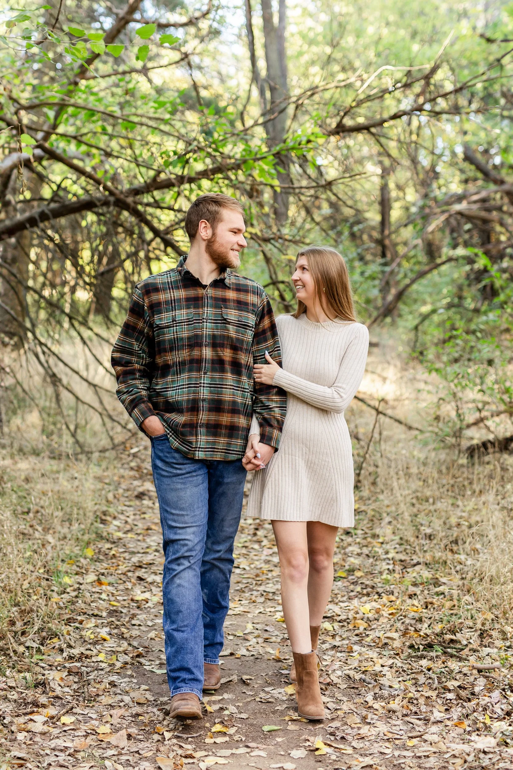 kandra-lynn-photography-2024-fall-engagement-17.jpg