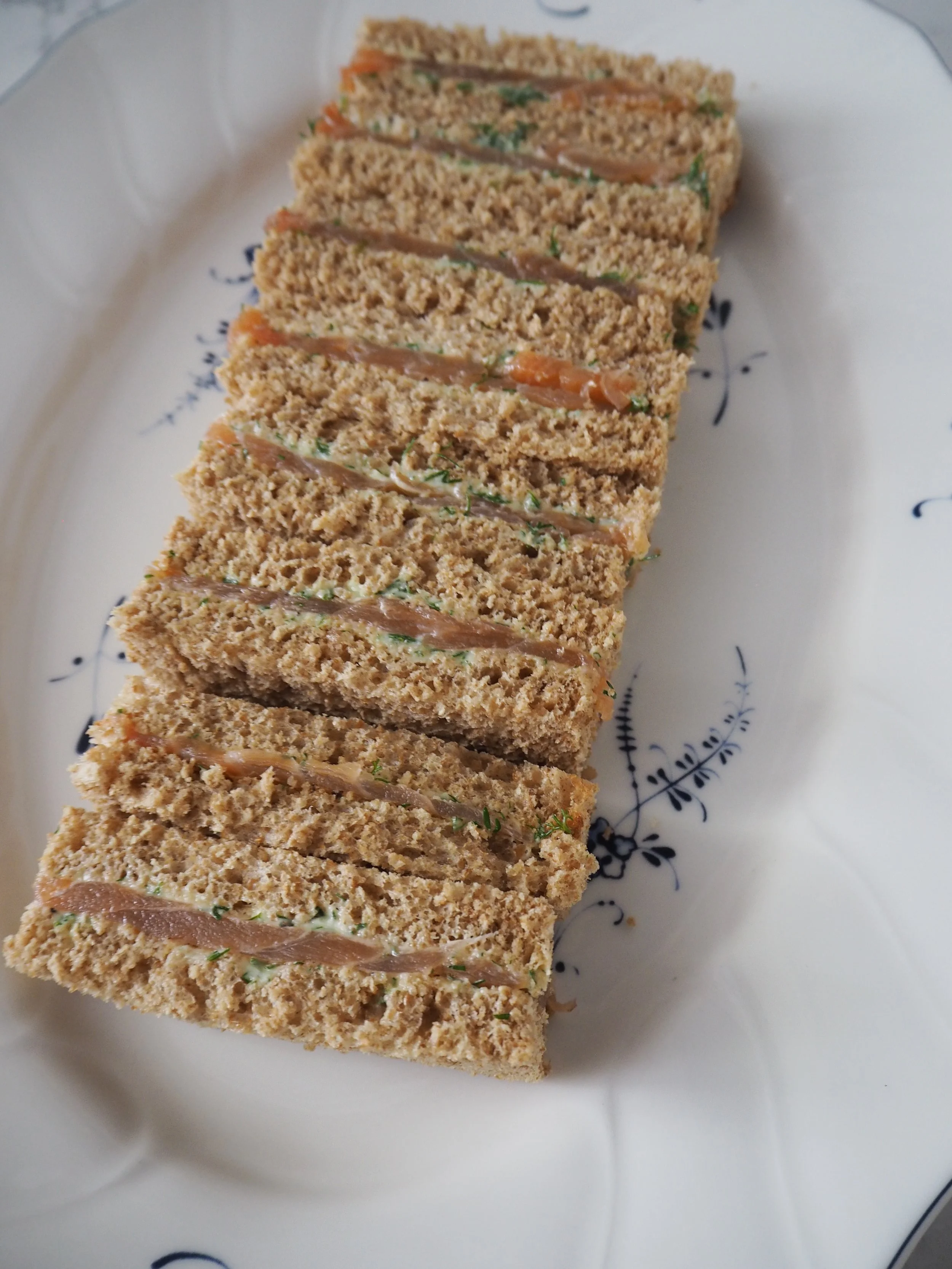 smokedsalmonsandwiches_6.jpg