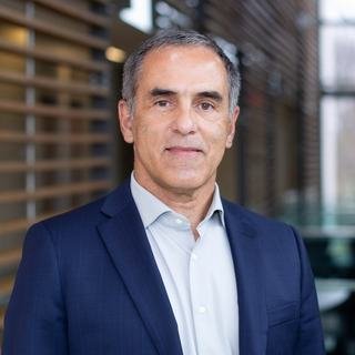 Dr. Claudio Soares