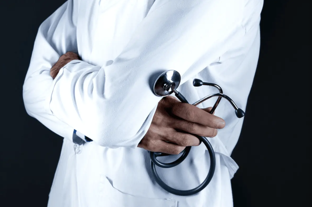 Catholic doctors urge pursuit of medicine with faith, courage