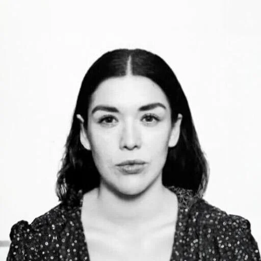 Aline Gordon | UX Researcher + Strategic Designer