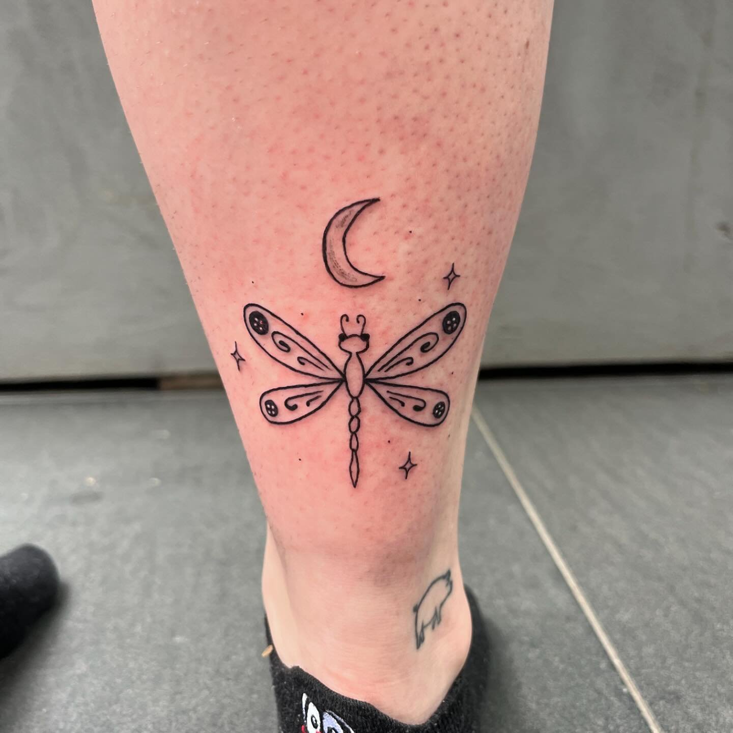 Loved doing one of my Coraline flash! Looks so nice on skin 🤌🏼

Booking Dec and Jan! DM or link in bio to book xx

#tattoo #tattooist #tattoos #tattooart #tattooideas #coraline #coralinejones #tattooartist #melbourne