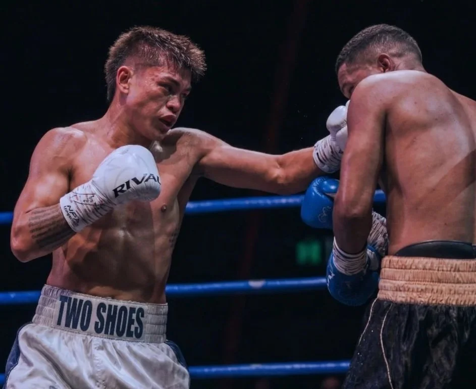 Jimmie 2 SHoes Left Jab