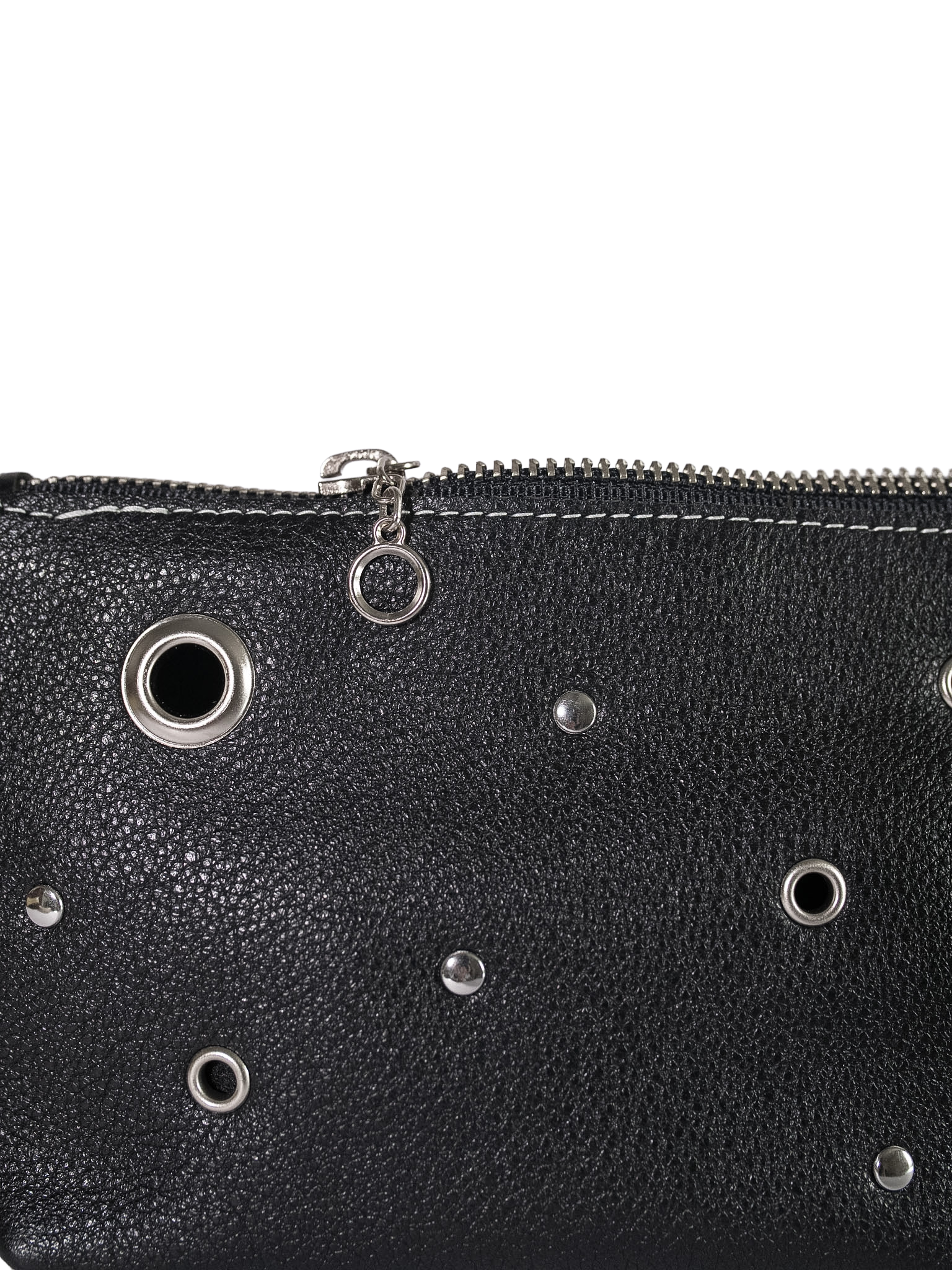 Pouch_Black_CloseUp.png