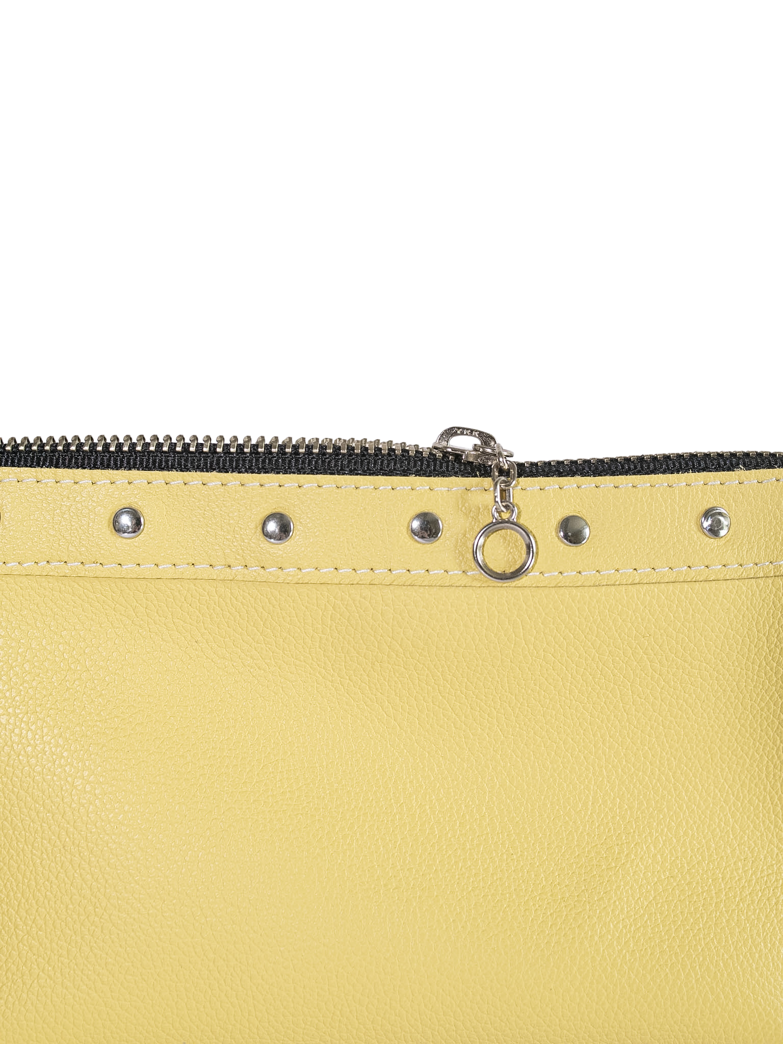 Pouch_Yellow_2_CloseUp.png