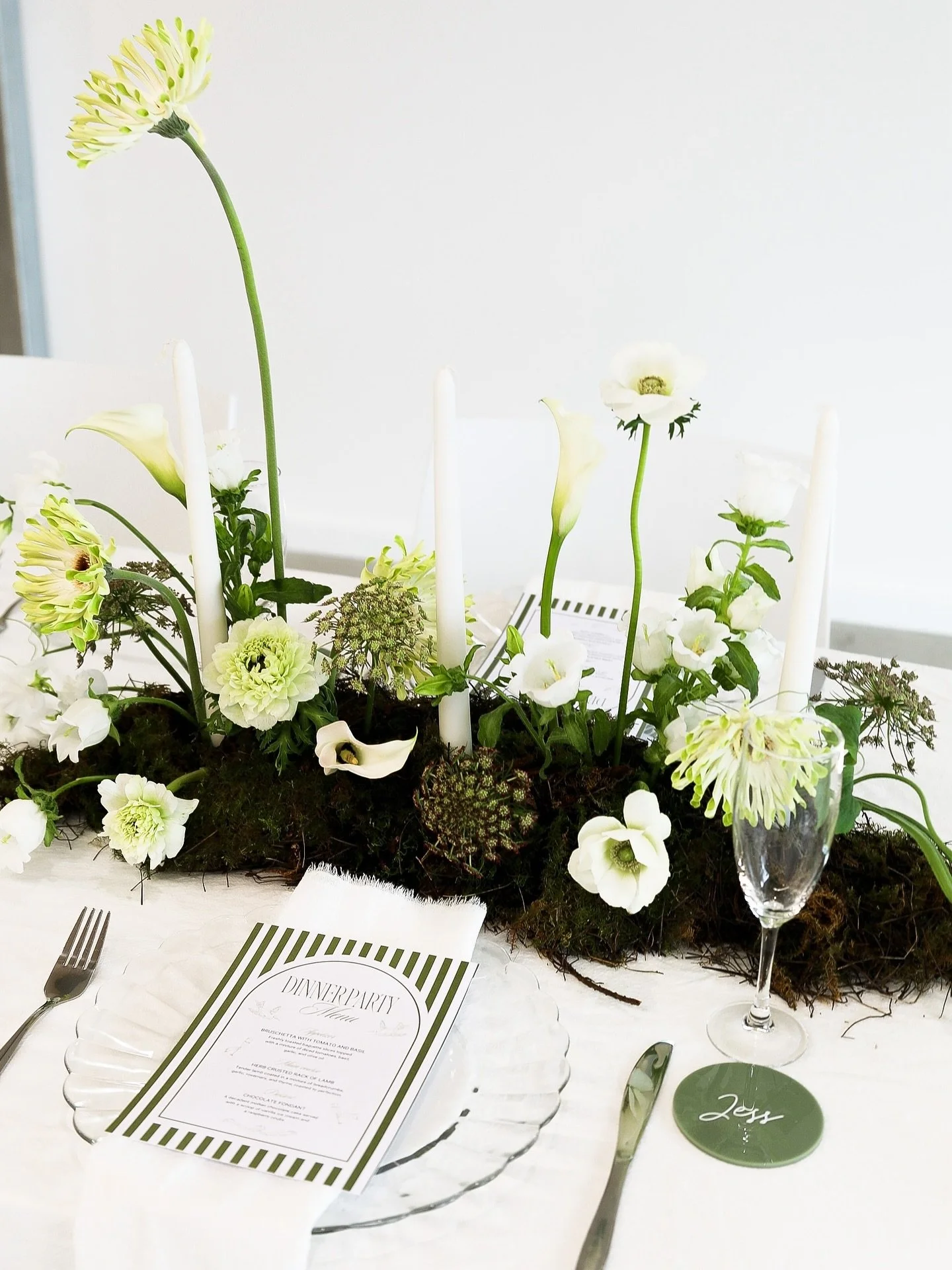 Inspo you didn&rsquo;t know you needed from every. single. angle. 🥂🌿

Don&rsquo;t miss this in person next Sunday the 19th. 2pm. RSVP in our bios 🤍

Florals &amp; Styling  @blooms_bytill 
Stationary, Hire, Linen &amp; Styling @theeventquarter_ 
Ph