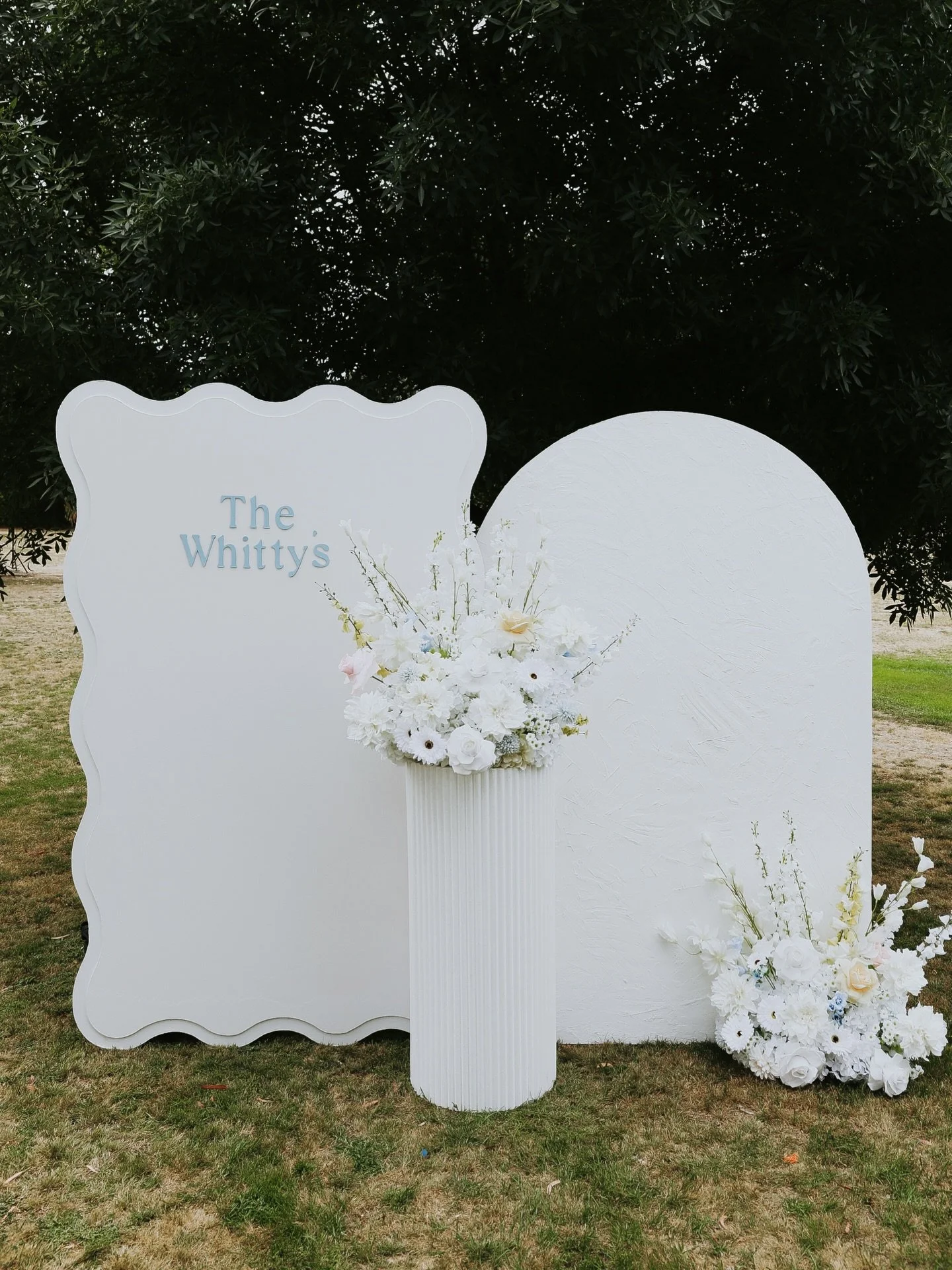 The Whitty&rsquo;s Reception/Gold Luxe Backdrop Setup 🥂