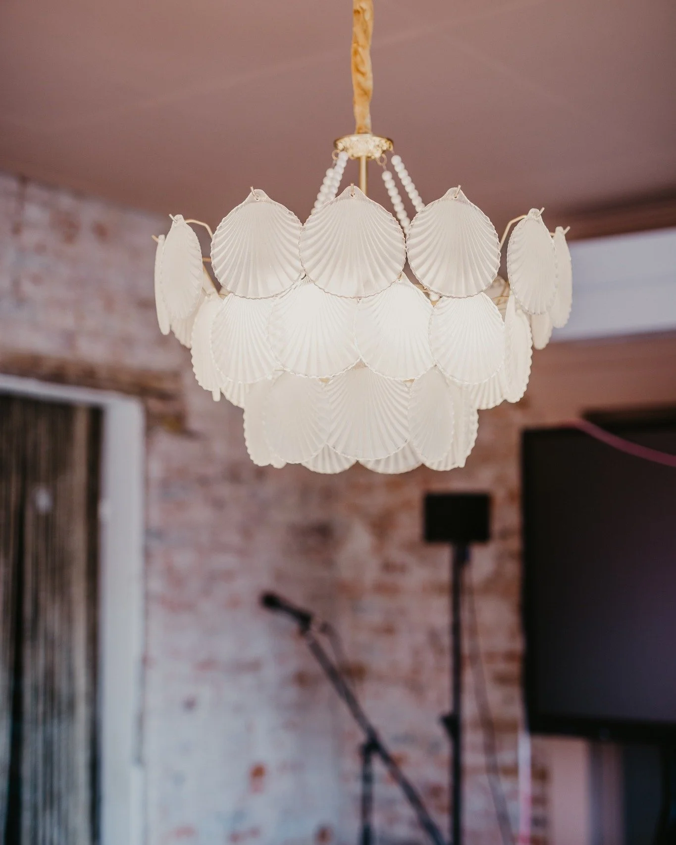 Vi &auml;lskar detaljer! Fr&aring;n att duka upp r&auml;tt fika till att tekniken bara ska fungera. Vi fixar rummet, ni fixar magin. Planerar ni ett m&ouml;te snart?