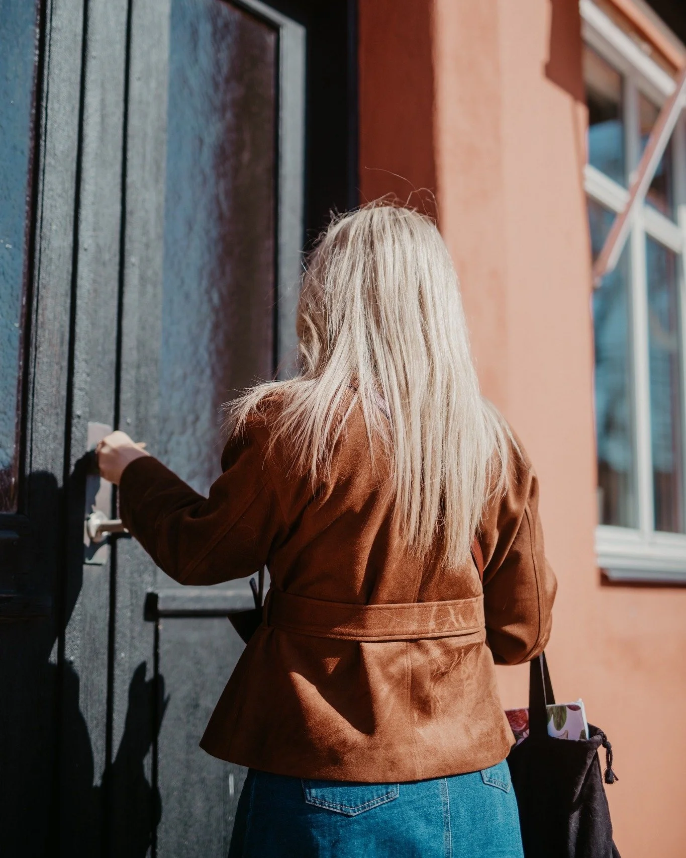 Ska vi dricka en kaffe och prata om er vision? ☕

Vi p&aring; SAY brinner f&ouml;r en sak: att f&aring;nga sj&auml;len i det ni g&ouml;r. Vi vet att det kan k&auml;nnas stort att sl&auml;ppa in n&aring;gon bakom kulisserna, men vi lovar att g&ouml;ra