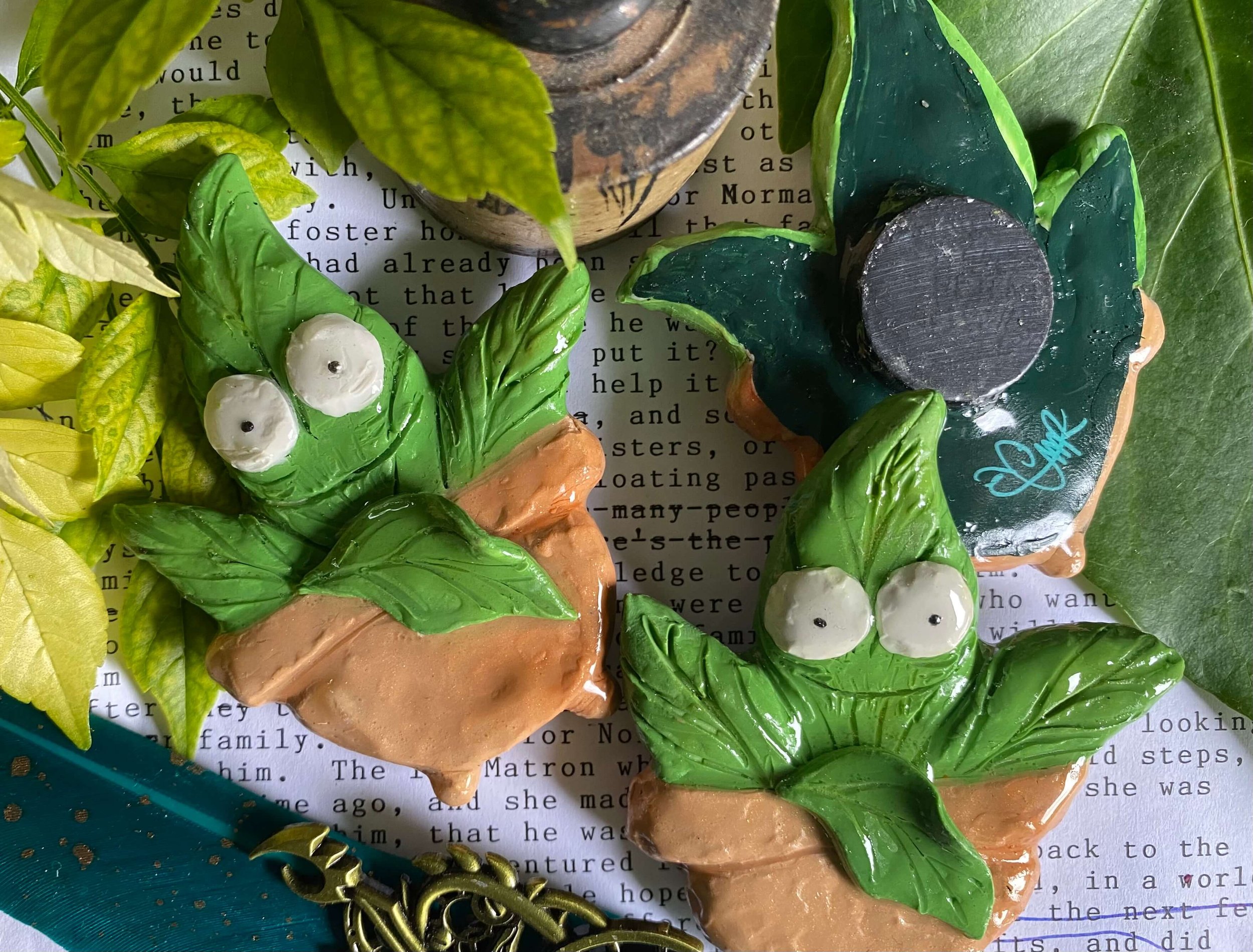 happy plant magnet.jpeg