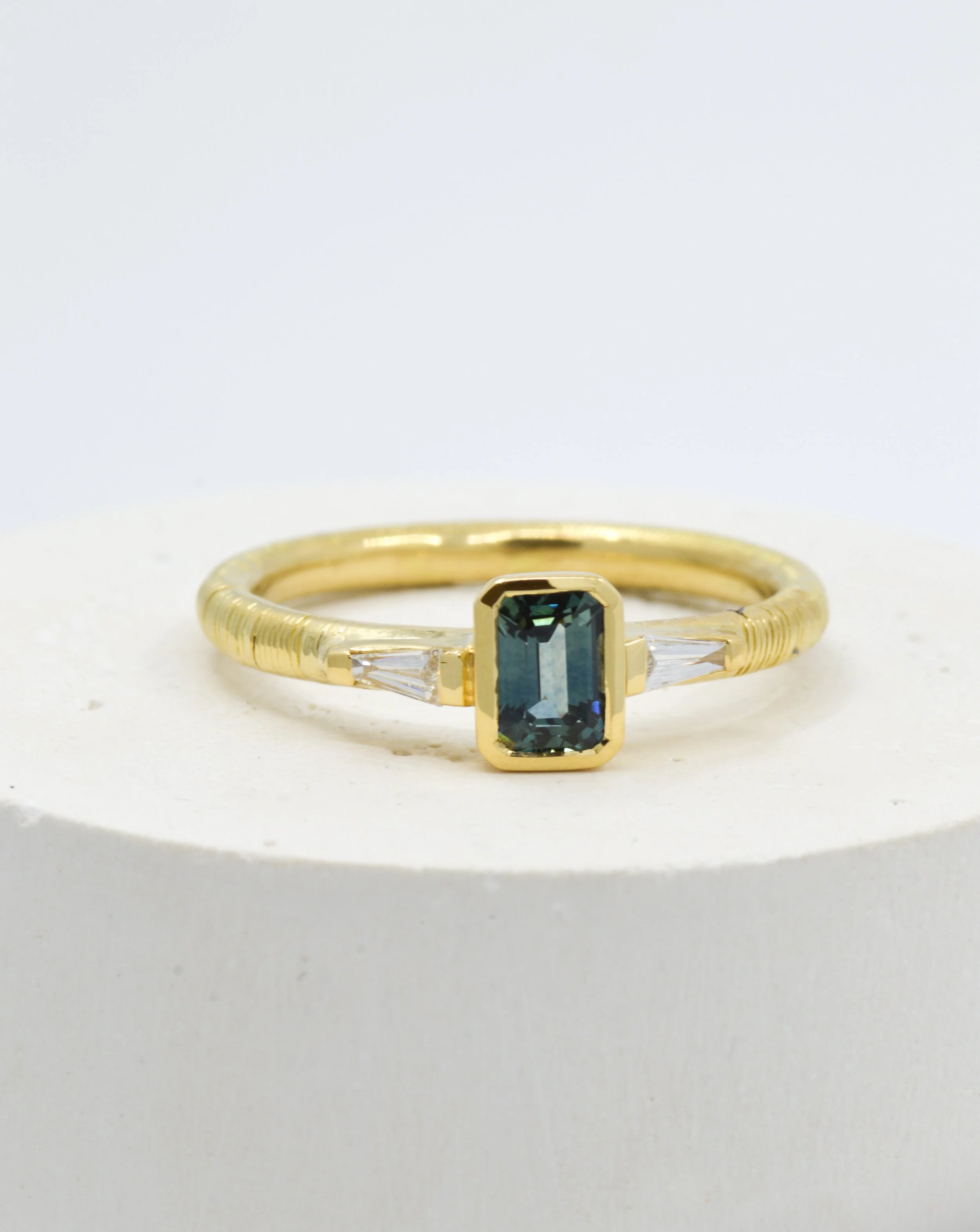 Montana Sapphire & Tapered Baguette Daimond Stria Ring, 18ct Gold