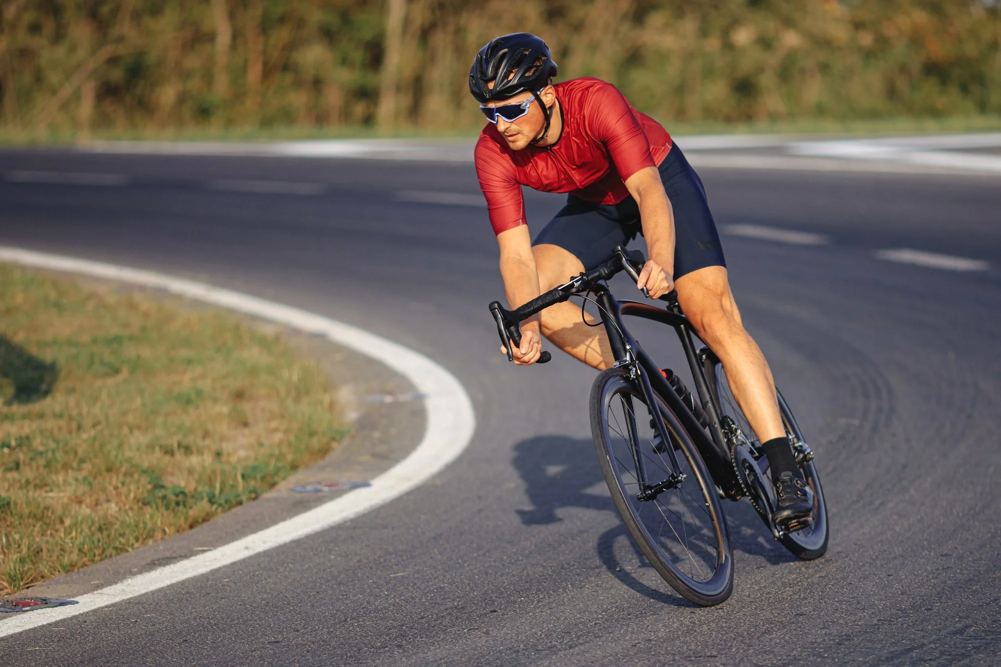 Mastering Descents: The Skill That Separates Confident Cyclists From Anxious Ones