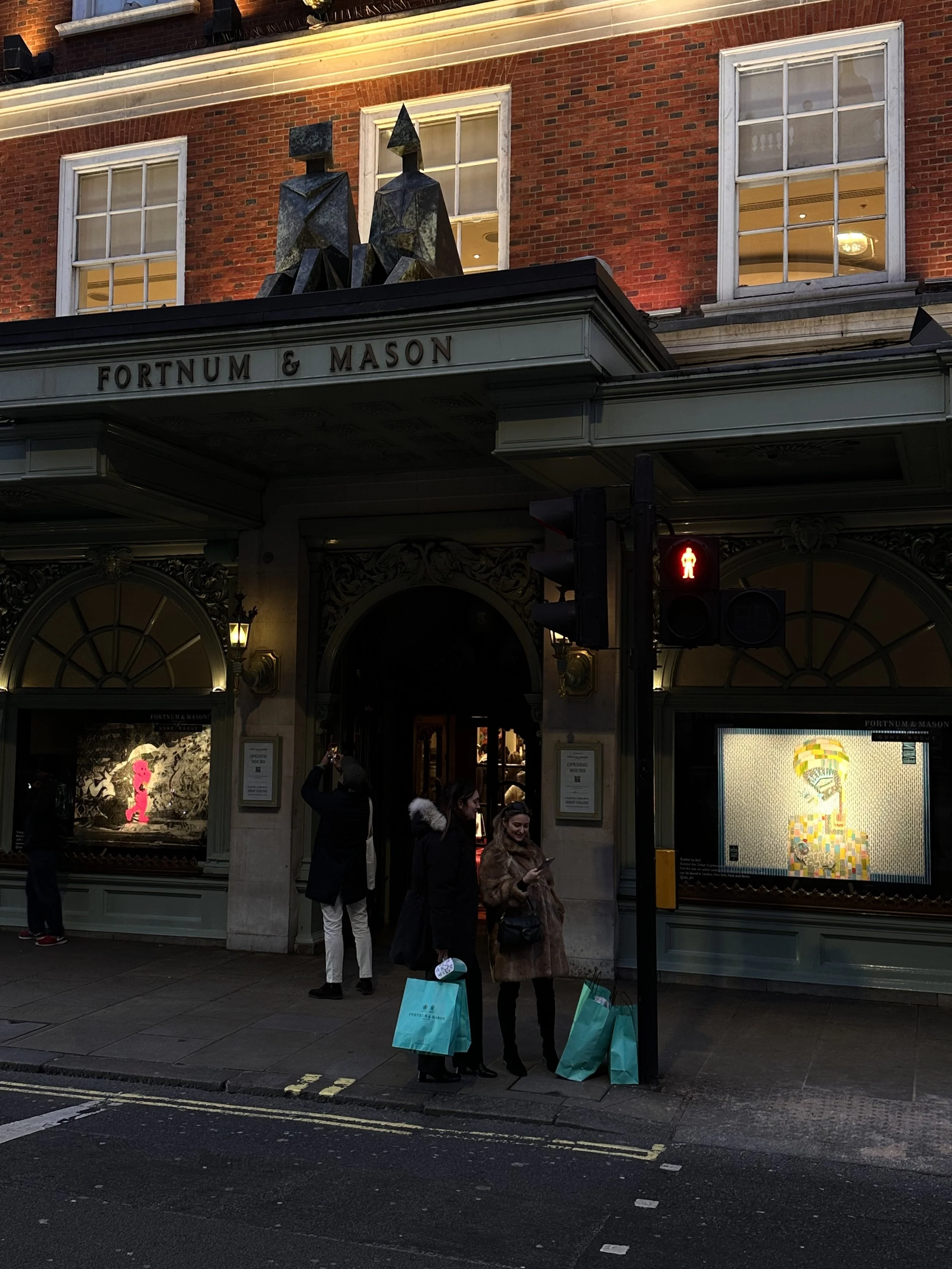 3 alo art artist london.jpg