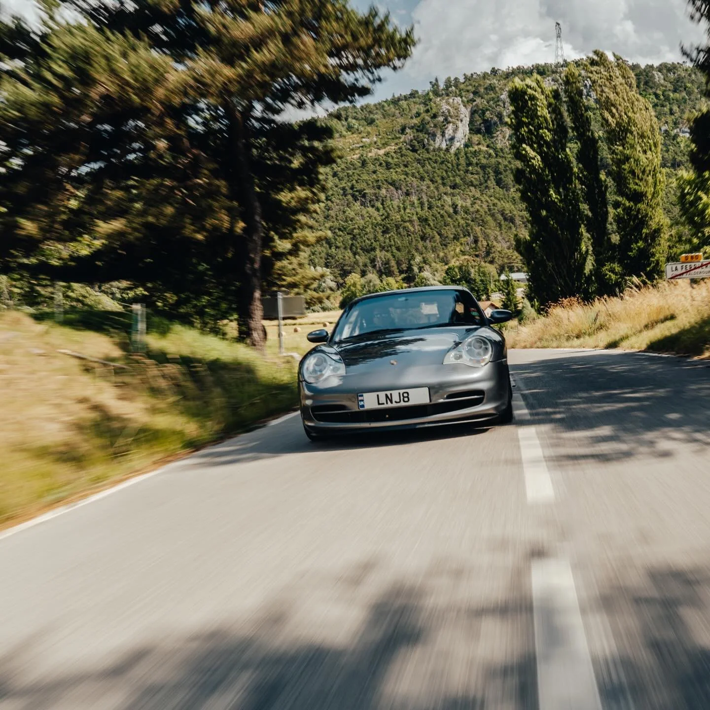 Tom in his 996 making his way down to Monaco along the Route Napoleon on our final day. Without doubt one of the best stretches of road in France. 

🚗 @996undertheradar 
📷 @fiveautomotive @abatch_photography @driven_lens