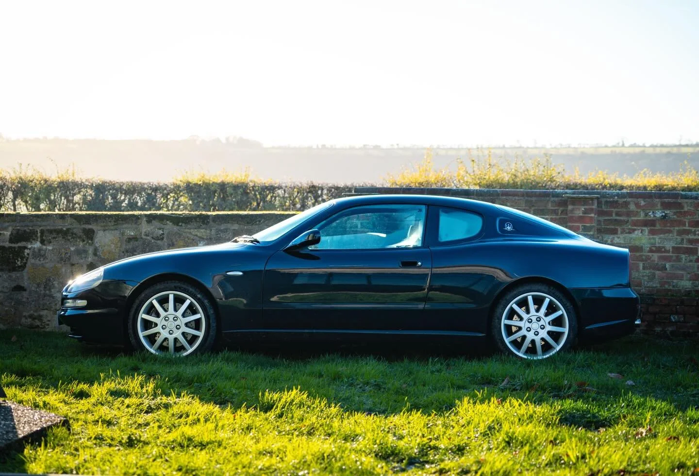 Apparently a Maserati is the car to bring in 2026! 😂 Dave and his lovely 3200 will be joining us in 2026. 

#maserati #maserati3200 

📷 @eds_carmedia 
📍 @sunday_startup