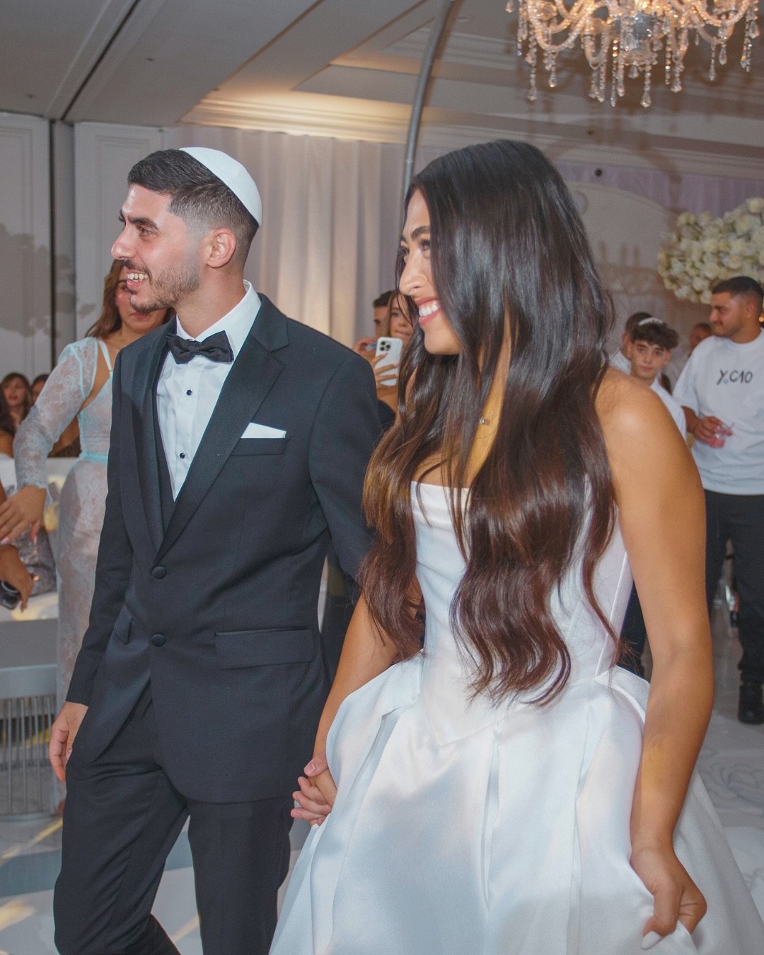We love seeing our guests in their most candid, love-filled wedding moments&mdash;pure joy, laughter, and unforgettable memories made right here. 💍✨

#TheAlexanderHotel #WeddingBliss #CandidLove #MiamiWeddings #weddingmoments