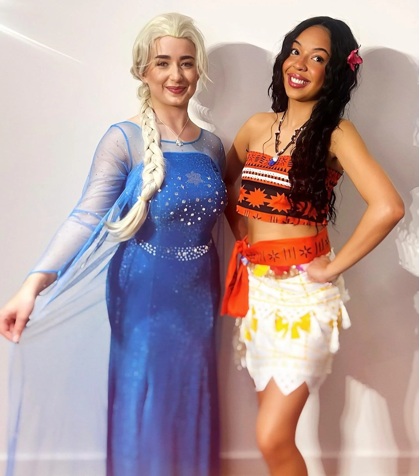 Catch this enchanting duo at @littleexplorersmcr 
✨It’s going to be an amazing time full of fun singing and games✨
✨Get your tickets now via their website!✨
#princessparty #manchesterparty #partyideas