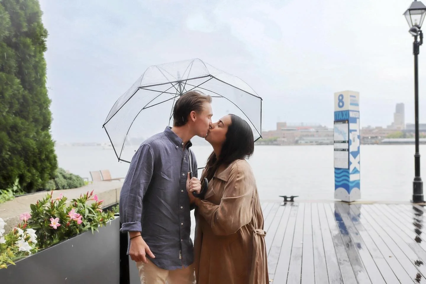 @_lmoog &amp; @isabelbo0te are engaged!!! 💙🥹🙀🙌🏼