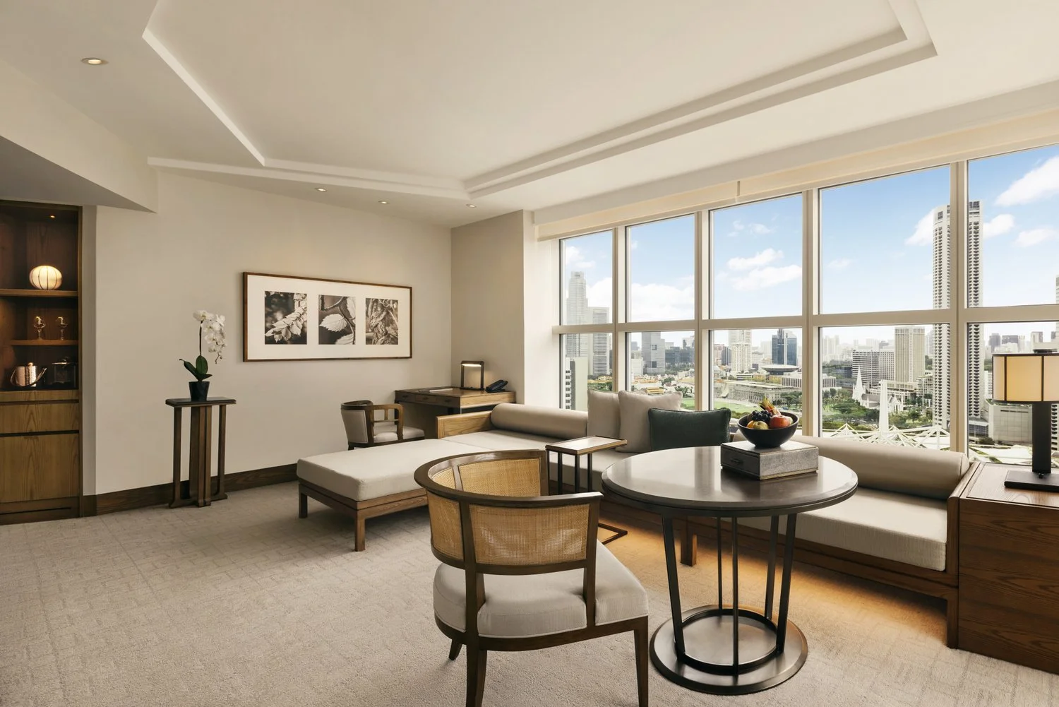Executive King Suite 3.jpg
