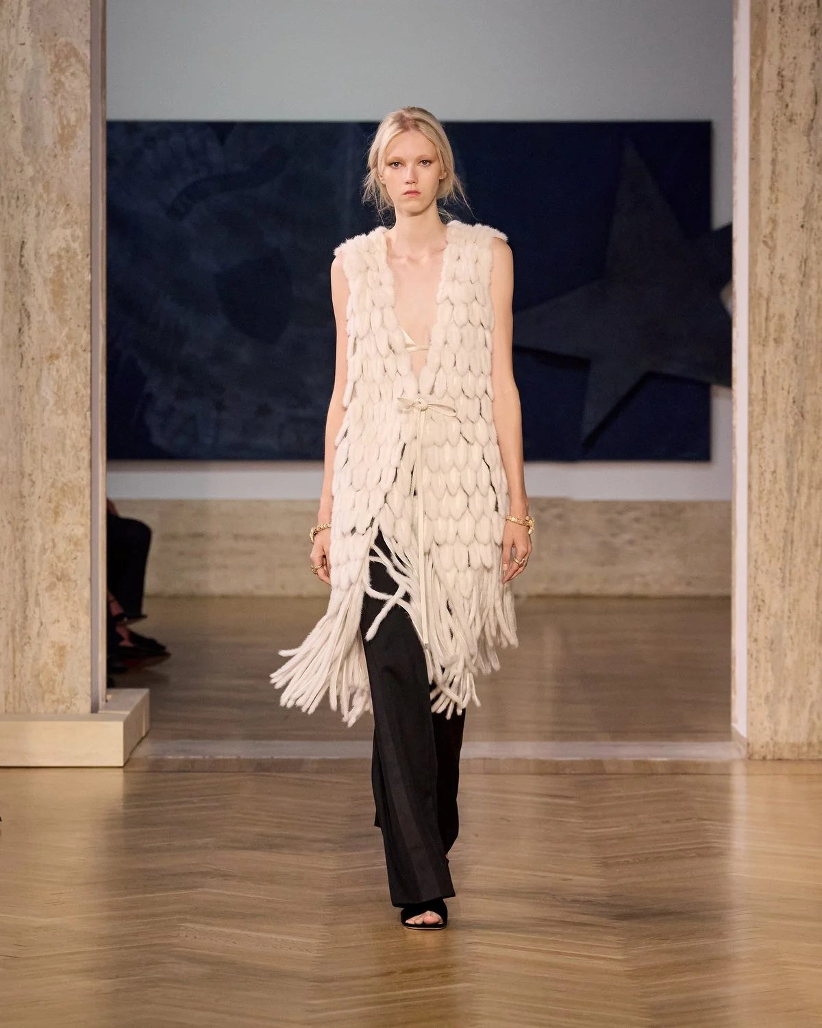 Fendi fw26 runway looks 4x5 027.jpg