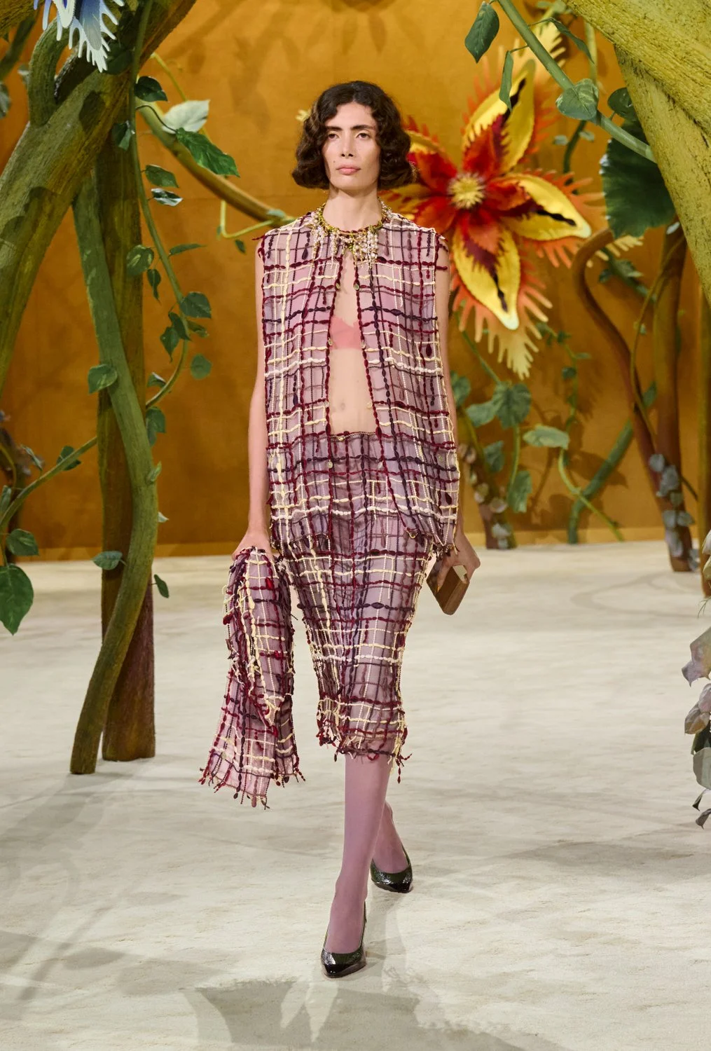 chanel_fall-winter-2026-haute-couture-look-1-HD.jpg